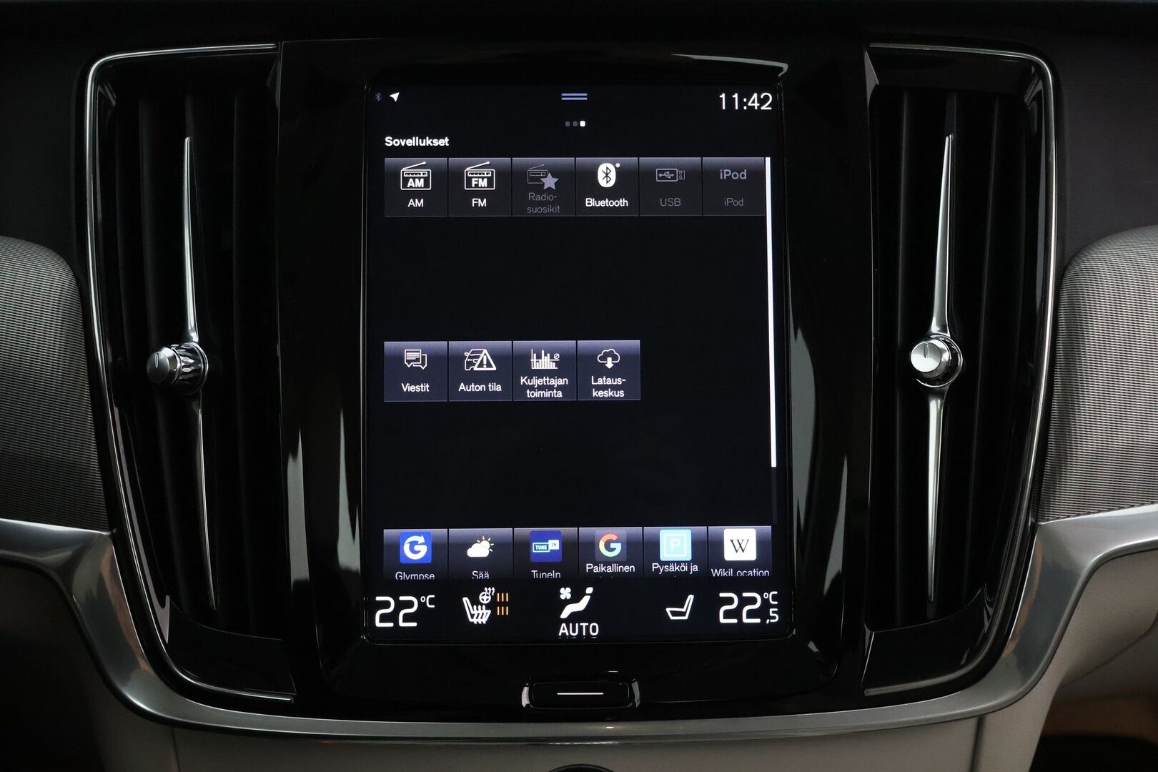Volvo V90 2019 D4 Business Inscription aut - Suomi-auto | Webasto | ACC & Pilot assist | P.kamera | Muistipenkki | Vaalea nahkasisusta | Mussel Blue | Full LED | Sensus-navi - KORKO VAIN 3,99 %
