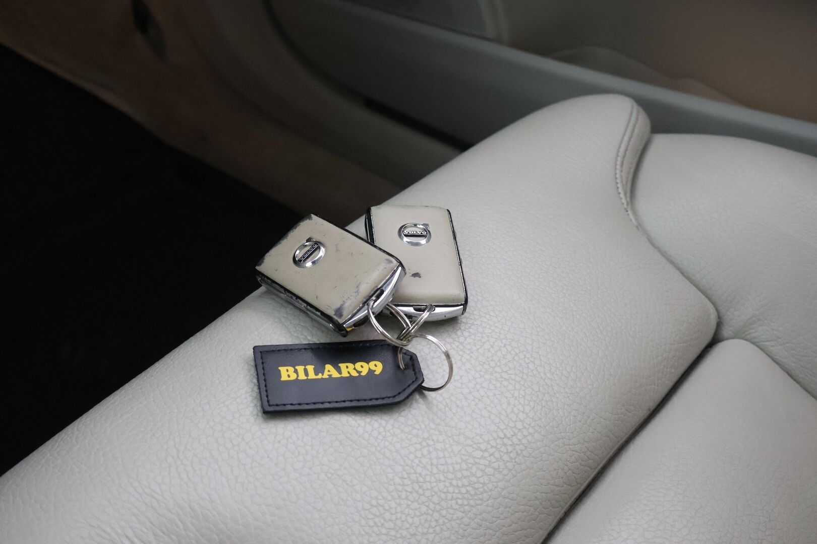 Volvo V90 2019 D4 Business Inscription aut - Suomi-auto | Webasto | ACC & Pilot assist | P.kamera | Muistipenkki | Vaalea nahkasisusta | Mussel Blue | Full LED | Sensus-navi - KORKO VAIN 3,99 %