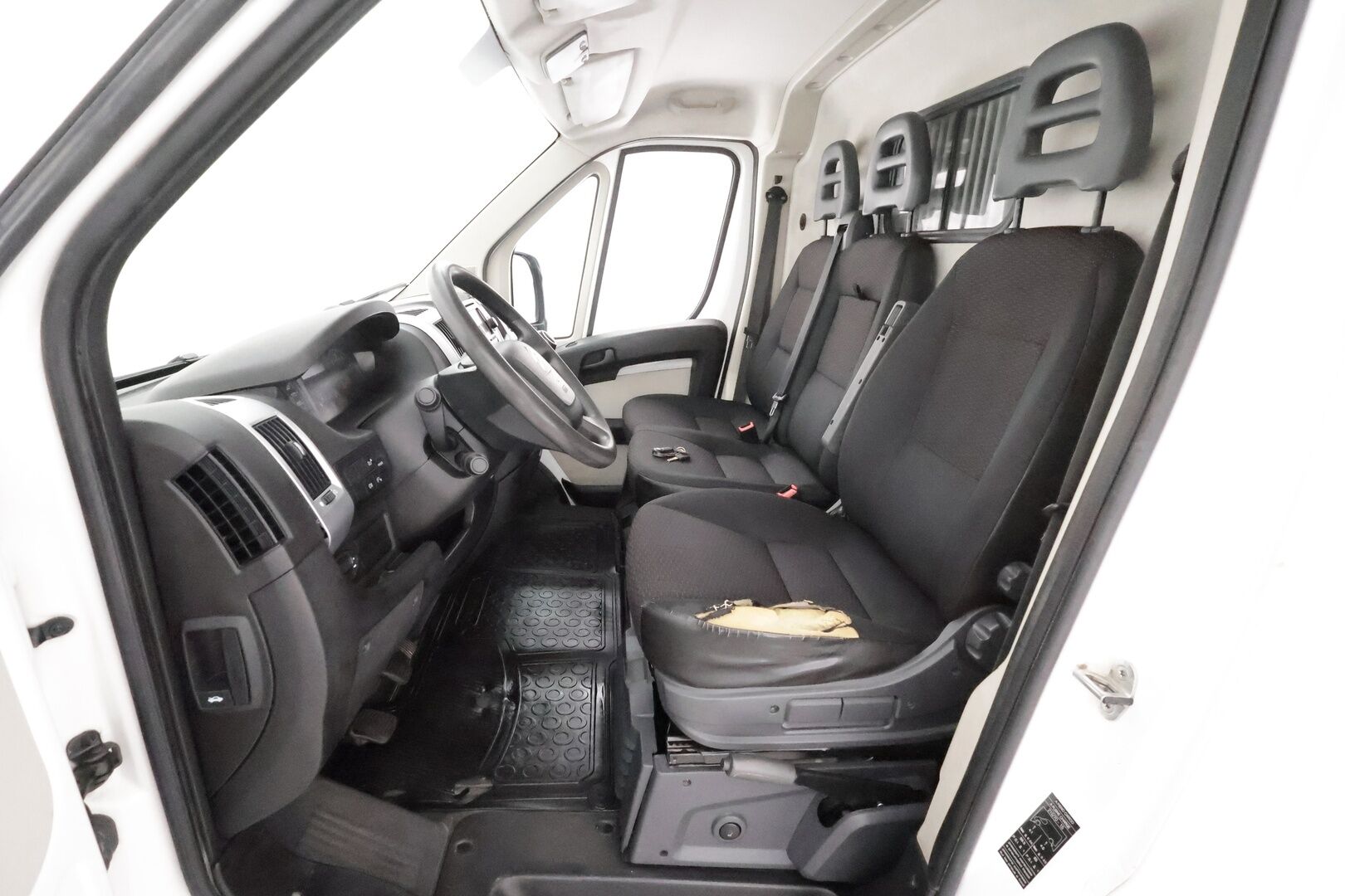 Citroen Jumper 2018 BlueHDi 110 35 L2H1 ** Webasto / Koukku / Vakkari / Bluetooth / VÄLISEINÄ / Ilmastointi ** - Suomi-auto / 2x Renkaat