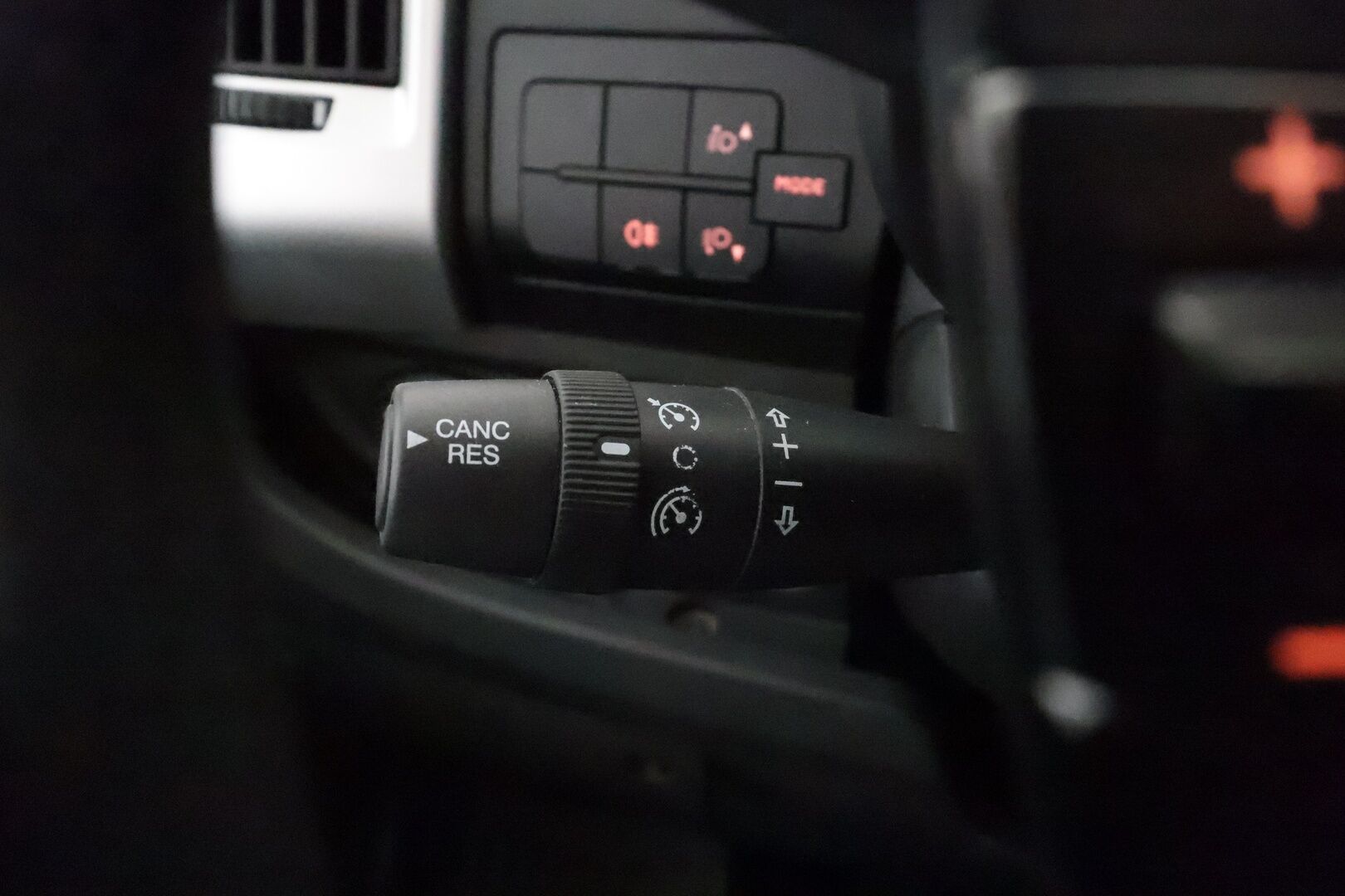 Citroen Jumper 2018 BlueHDi 110 35 L2H1 ** Webasto / Koukku / Vakkari / Bluetooth / VÄLISEINÄ / Ilmastointi ** - Suomi-auto / 2x Renkaat