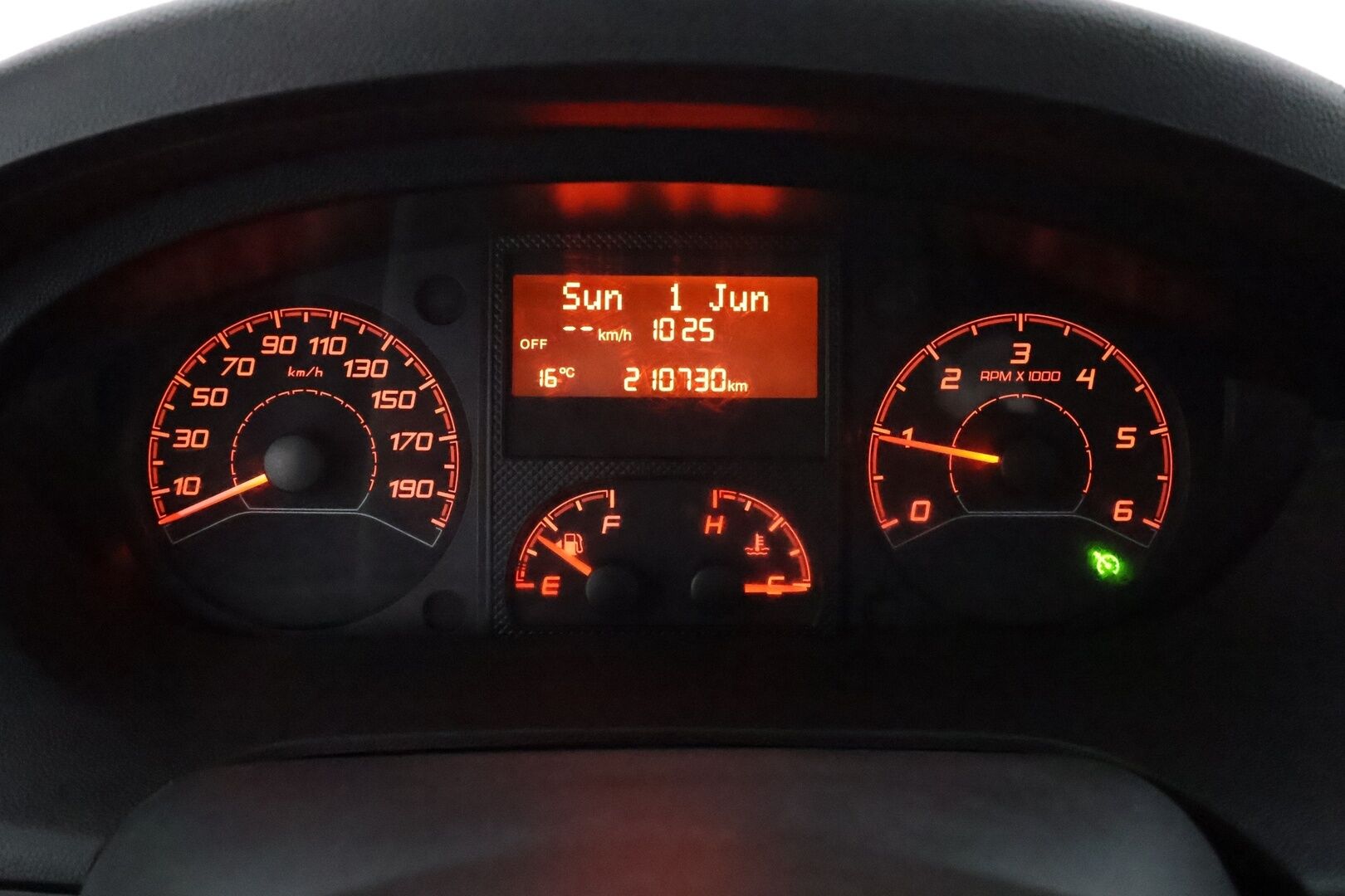 Citroen Jumper 2018 BlueHDi 110 35 L2H1 **ALV / 1-om. Suomi-auto / Webasto / Koukku / Vakkari / Ilmastointi / Väliseinä**