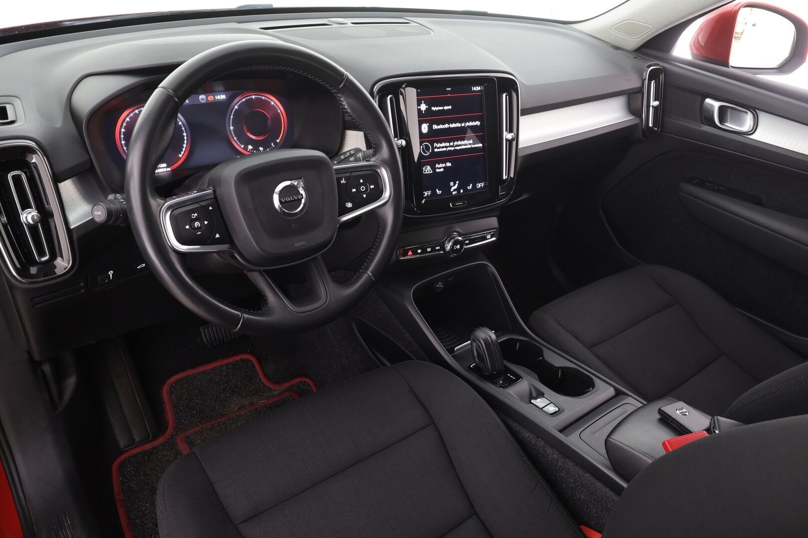 Volvo XC40 2019 D4 AWD Momentum aut * Webasto / Adapt.Vakkari / Vetokoukku / Full LED / Peruutuskamera / KeyLess / Ratinlämmitys - Suomiauto / Jakopää tehty / Merkkihuollettu! - HULLUT AVAJAISHULINAT KORKOTARJOUS 3,29 %