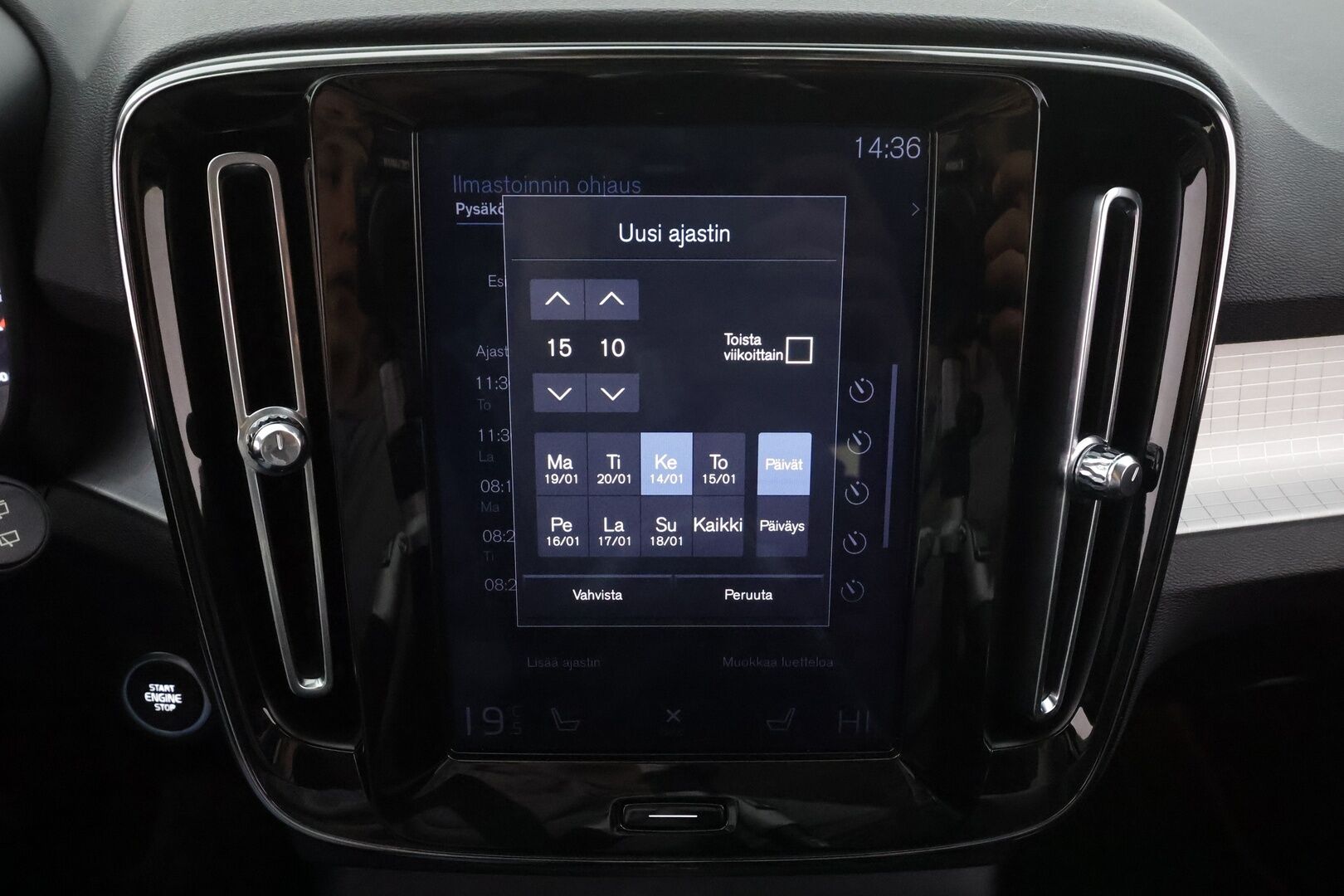 Volvo XC40 2019 D4 AWD Momentum aut * ACC / Full-LED / Koukku / P.kamera / Keyless * - Suomi-auto / Kahdet renkaat