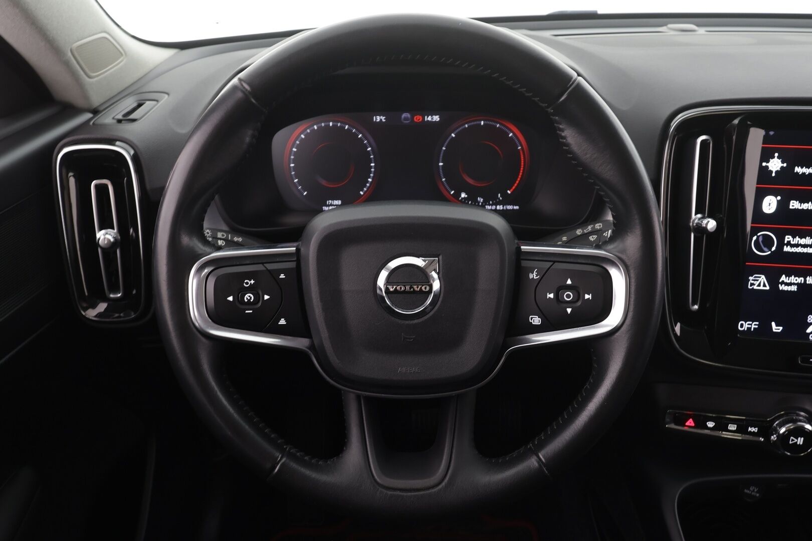 Volvo XC40 2019 D4 AWD Momentum aut * Webasto / Adapt.Vakkari / Vetokoukku / Full LED / Peruutuskamera / KeyLess / Ratinlämmitys - Suomiauto / Jakopää tehty / Merkkihuollettu! - HULLUT AVAJAISHULINAT KORKOTARJOUS 3,29 %