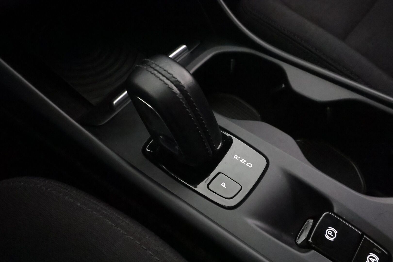 Volvo XC40 2019 D4 AWD Momentum aut * Webasto / Adapt.Vakkari / Vetokoukku / Full LED / Peruutuskamera / KeyLess / Ratinlämmitys - Suomiauto / Jakopää tehty / Merkkihuollettu! - HULLUT AVAJAISHULINAT KORKOTARJOUS 3,29 %