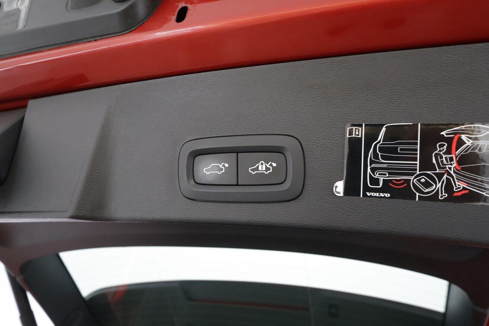 Volvo XC40 2019 D4 AWD Momentum aut * ACC / Full-LED / Koukku / P.kamera / Keyless * - Suomi-auto / Kahdet renkaat