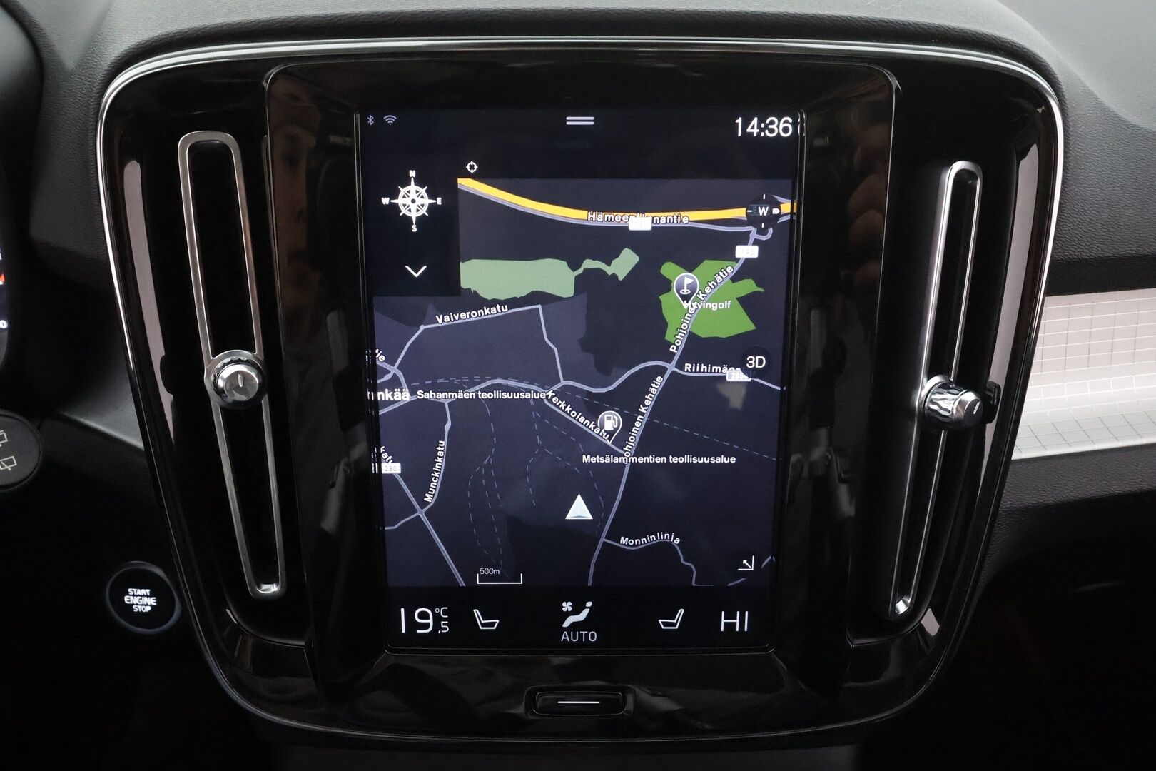 Volvo XC40 2019 D4 AWD Momentum aut * ACC / Full-LED / Koukku / P.kamera / Keyless * - Suomi-auto / Kahdet renkaat