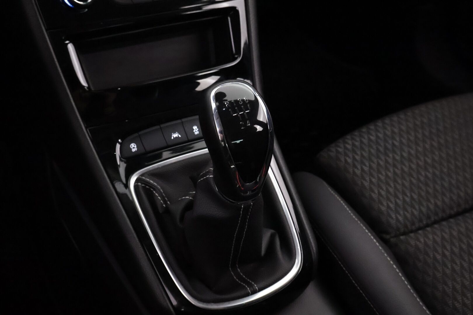 Opel Astra 2019 5-ov Innovation Plus 105 Turbo - Suomiauto | Webasto | IntelliLUX-LED | AGR-sporttipenkit | P.kamera | Blis | Vakkari | Keyless | Ratinlämmitin