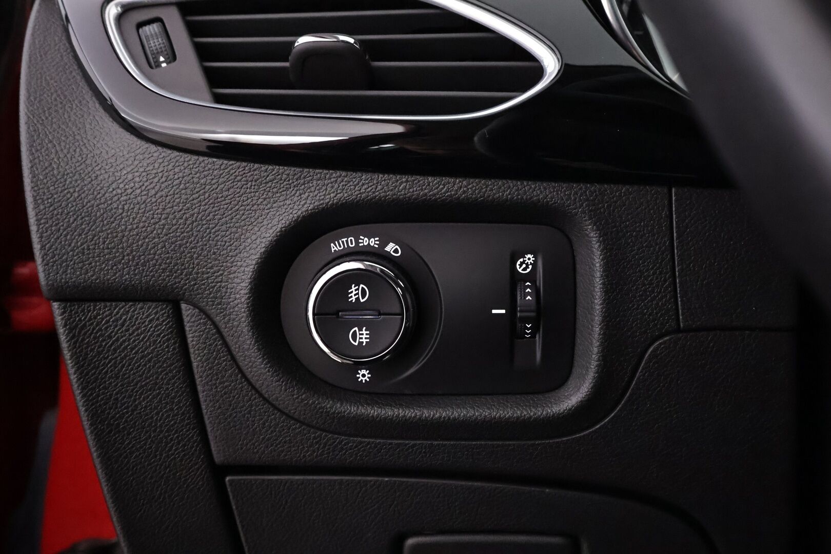 Opel Astra 2019 5-ov Innovation Plus 105 Turbo - Suomiauto | Webasto | IntelliLUX-LED | AGR-sporttipenkit | P.kamera | Blis | Vakkari | Keyless | Ratinlämmitin