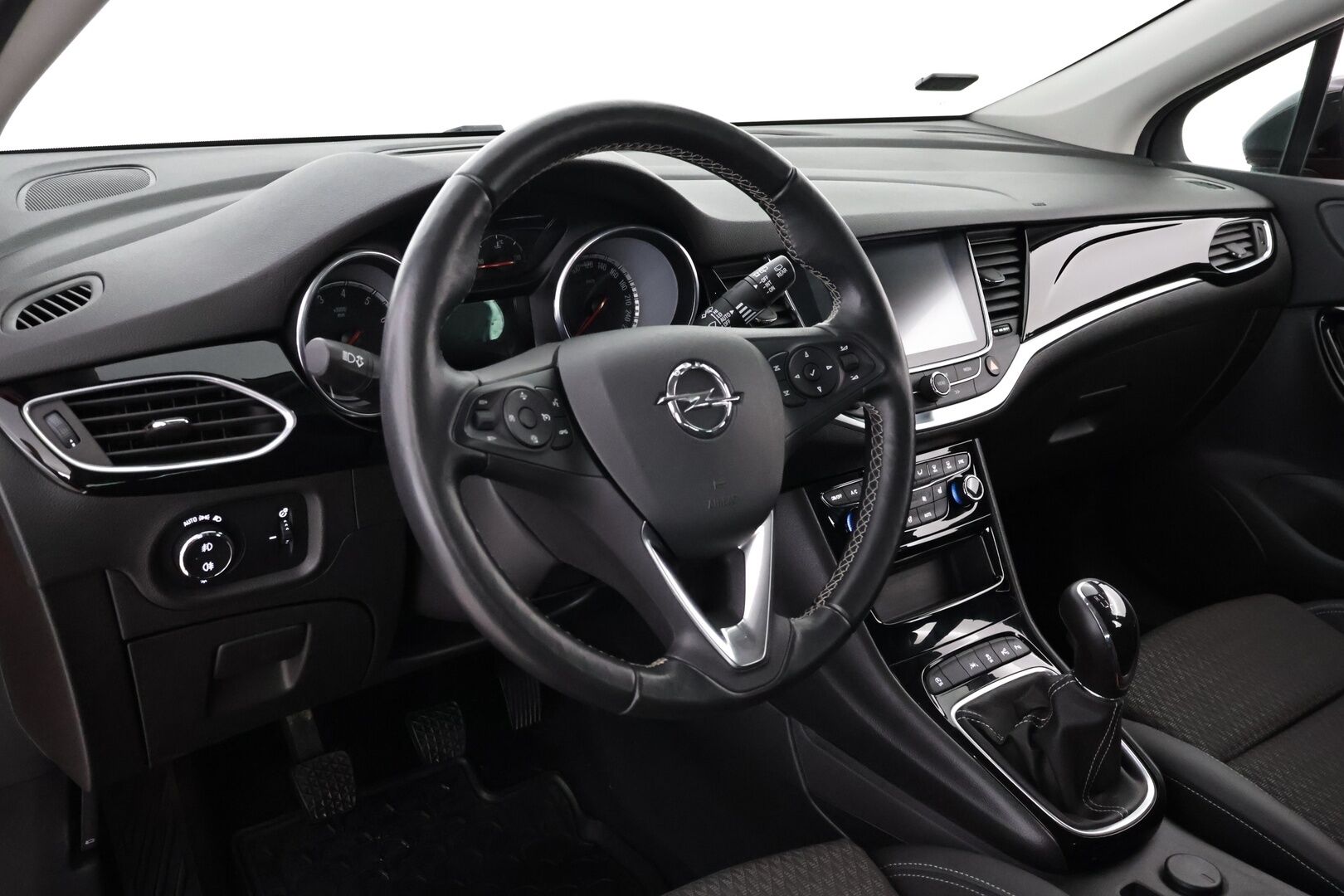 Opel Astra 2019 5-ov Innovation Plus 105 Turbo - Suomiauto | Webasto | IntelliLUX-LED | AGR-sporttipenkit | P.kamera | Blis | Vakkari | Keyless | Ratinlämmitin