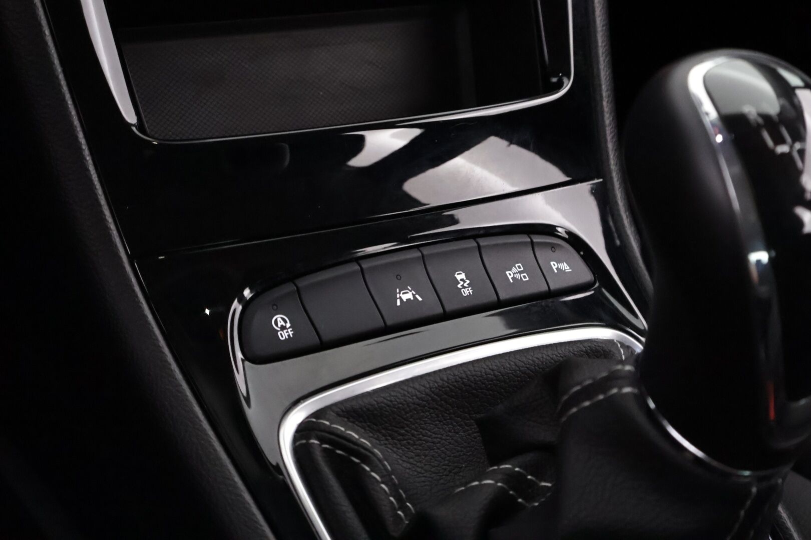 Opel Astra 2019 5-ov Innovation Plus 105 Turbo - Suomiauto | Webasto | IntelliLUX-LED | AGR-sporttipenkit | P.kamera | Blis | Vakkari | Keyless | Ratinlämmitin