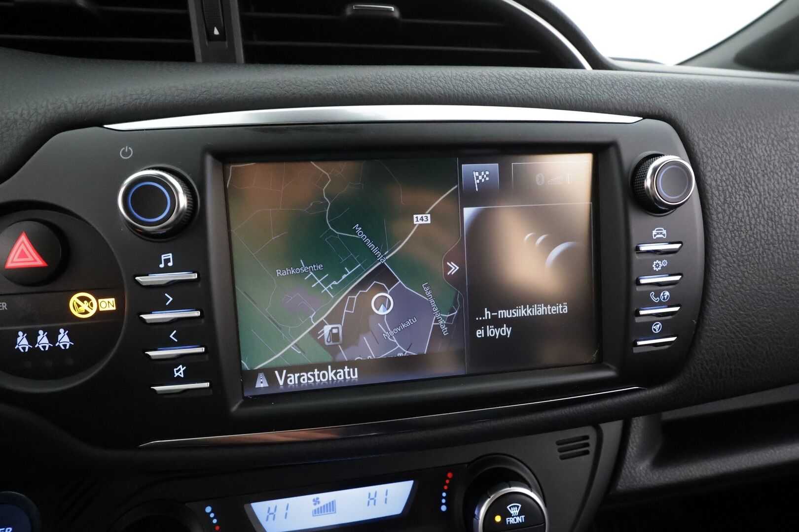 Toyota Yaris 2019 1,5 Hybrid Premium * Sisätilanlämmitin / P.Kamera / Kaistavahti / Navi / Vakkari / Bluetooth / Keyless * - Suomi-auto / Kahdet renkaat / Merkkihuollot - HULLUT JOULUT KORKOTARJOUS 2,49% 