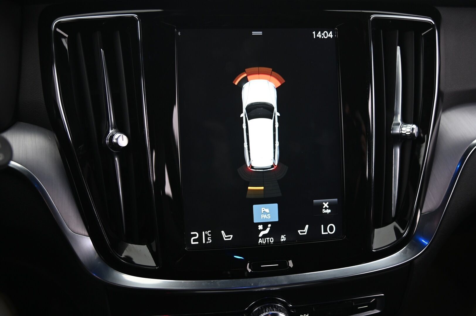 Volvo V60 2019 D4 Momentum aut *VOC / Webasto / Kessy / Lämpölasi / Lämpöratti / Navi* - *Suomiauto / Juuri katsastettu / Etu- ja takapenkinlämmitys / 2x renkaat aluilla - HULLU BLACKWEEK KORKOTARJOUS 2,49%