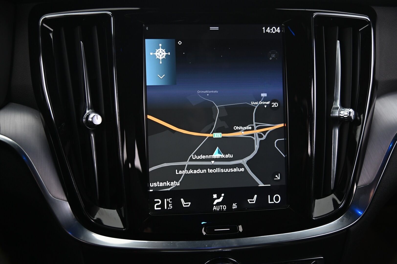 Volvo V60 2019 D4 Momentum aut *VOC / Webasto / Kessy / Lämpölasi / Lämpöratti / Navi* - *Suomiauto / Juuri katsastettu / Etu- ja takapenkinlämmitys / 2x renkaat aluilla - HULLU BLACKWEEK KORKOTARJOUS 2,49%