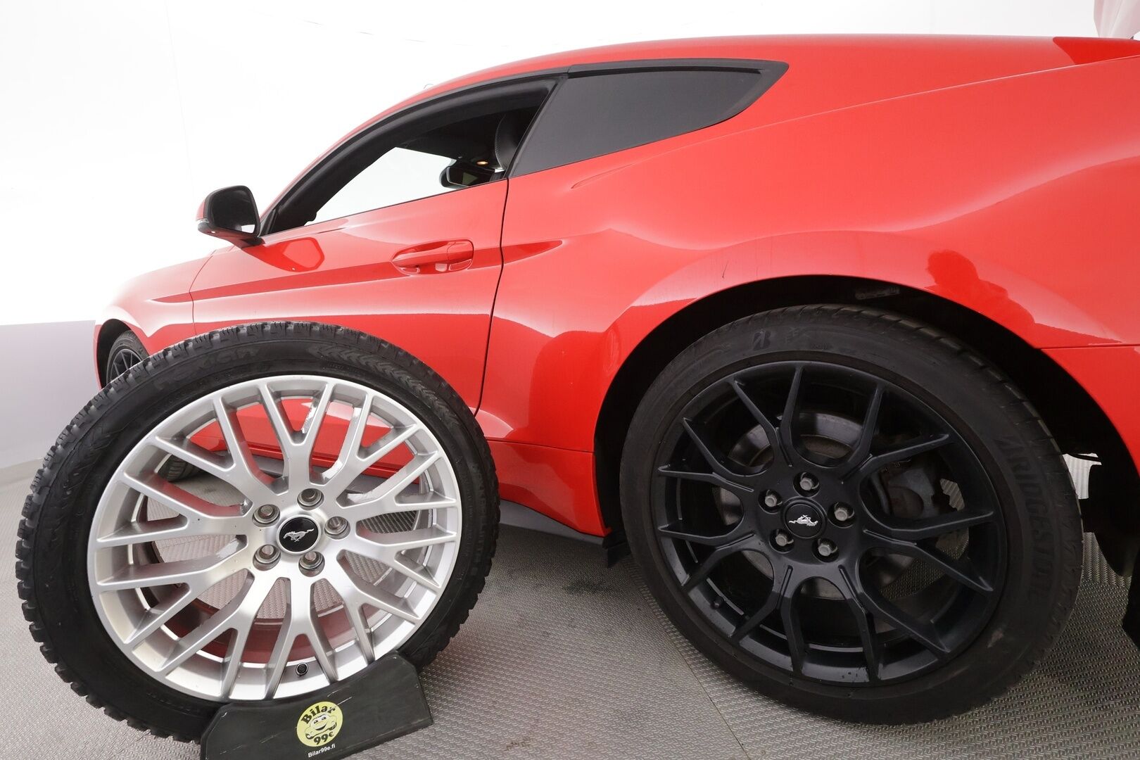 Ford Mustang 2019 2,3 EcoBoost 290hv A10 Fastback - | ACC | B&O | Kaistavahti | Lohko+Sisä | Ilmastoidut nahat | P.Kamera | Navi | LED | Keyless | Digimittari | Suomi-auto | Kahdet renkaat aluvanteilla |