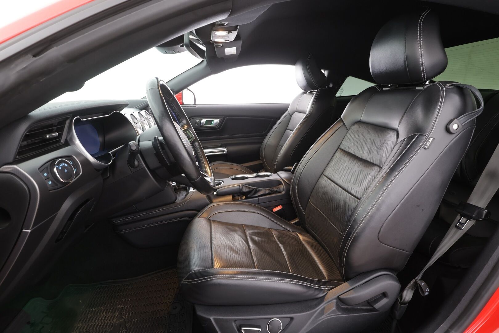 Ford Mustang 2019 2,3 EcoBoost 290hv A10 Fastback - | ACC | B&O | Kaistavahti | Lohko+Sisä | Ilmastoidut nahat | P.Kamera | Navi | LED | Keyless | Digimittari | Suomi-auto | Kahdet renkaat aluvanteilla |