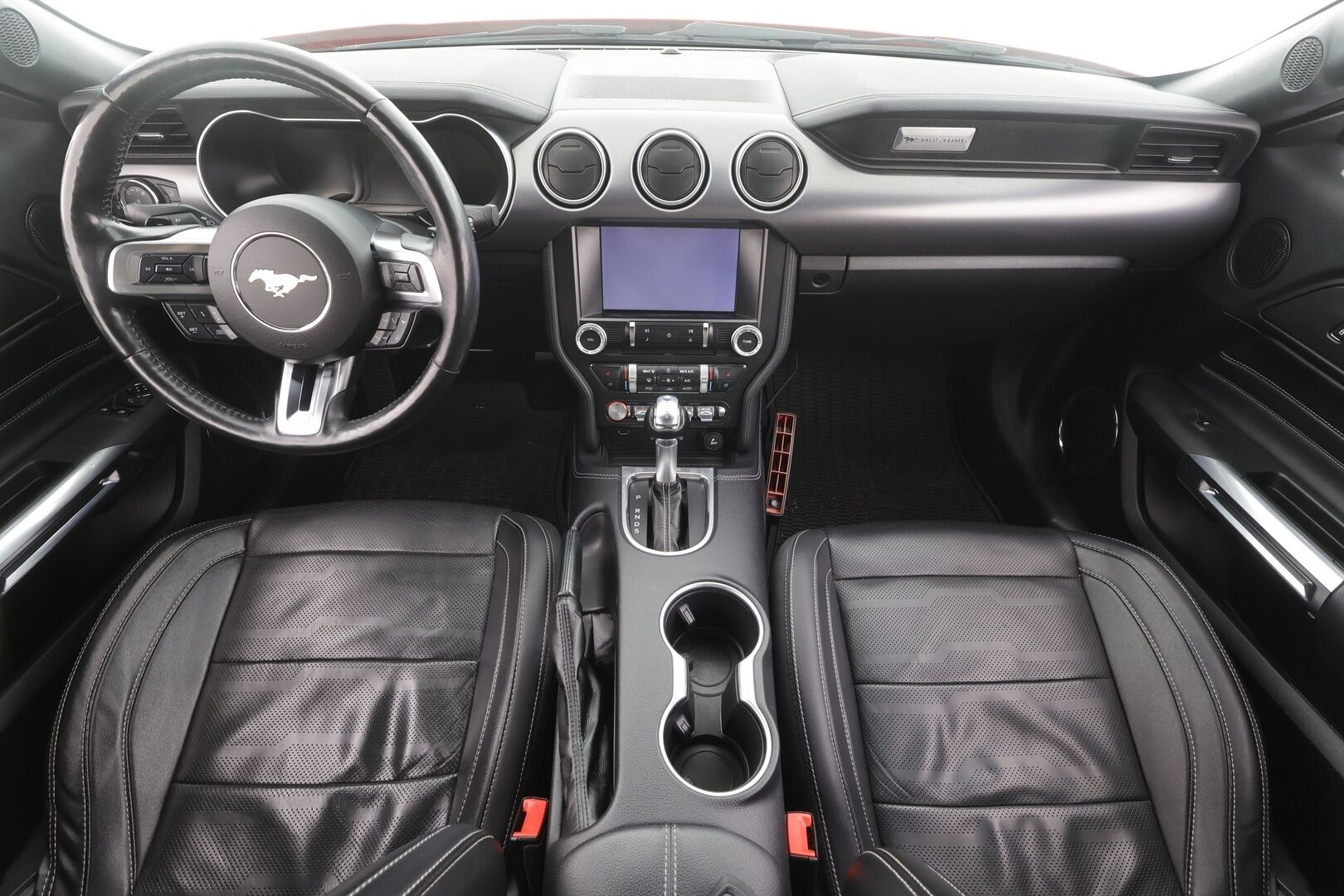 Ford Mustang 2019 2,3 EcoBoost 290hv A10 Fastback - | ACC | B&O | Kaistavahti | Lohko+Sisä | Ilmastoidut nahat | P.Kamera | Navi | LED | Keyless | Digimittari | Suomi-auto | Kahdet renkaat aluvanteilla |