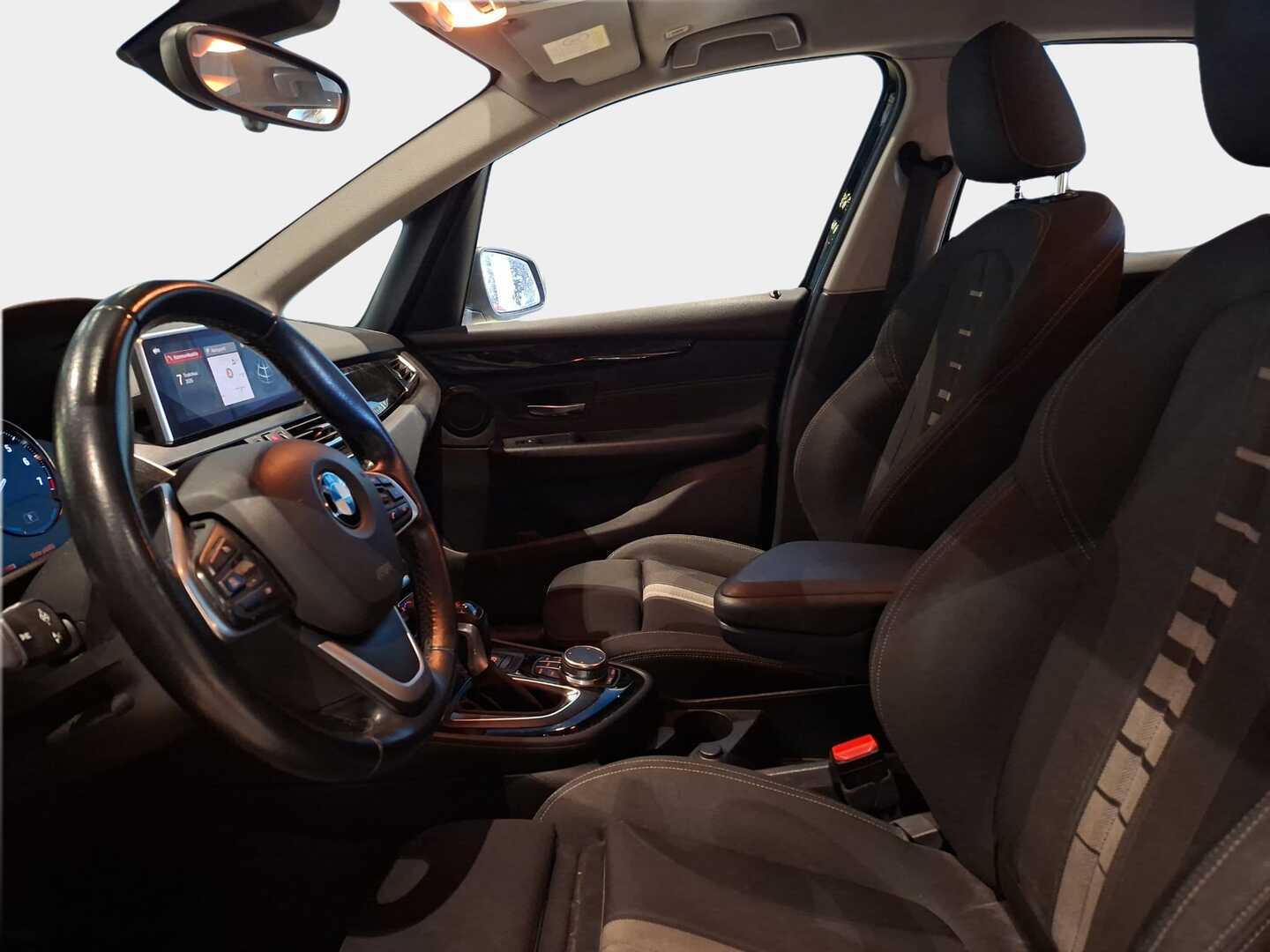BMW 225 2019 F45 Active Tourer 225xe A Charged Edition / HUD / P. Tutkat / LED / Sähkökontti / Sporttipenkit / 2x BMW vanteet - 05/2026 huollettu! 