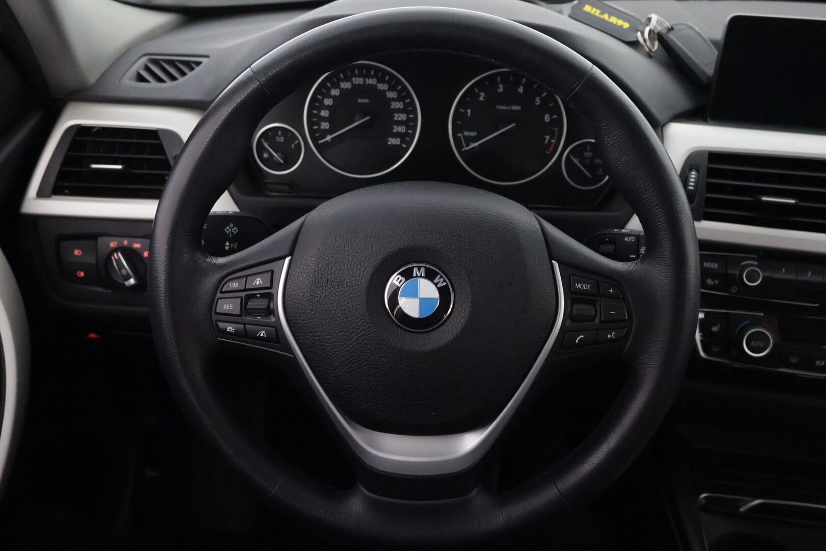 BMW 320 2019 F31 Touring 320i A xDrive Business Exclusive * Adapt.Vakkari / Vetokoukku / HUD / Sporttinahat / Peruutuskamera / LED - Lohkolämmitin / Ratinlämmitin / Juuri huollettu / Ei Adblue järjestelmää! - HULLUT AVAJAISHULINAT KORKOTARJOUS 3,29 %