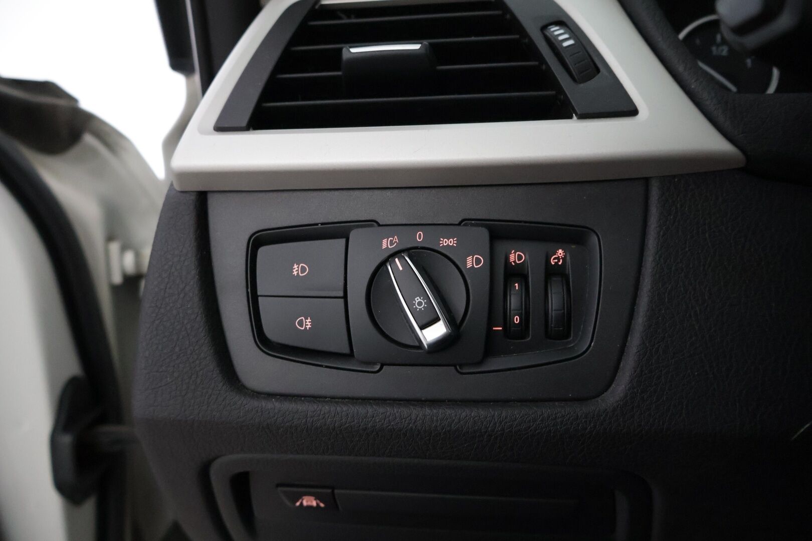 BMW 320 2019 F31 Touring 320i A xDrive Business Exclusive * Adapt.Vakkari / Vetokoukku / HUD / Sporttinahat / Peruutuskamera / LED - Lohkolämmitin / Ratinlämmitin / Juuri huollettu / Ei Adblue järjestelmää! - HULLUT AVAJAISHULINAT KORKOTARJOUS 3,29 %