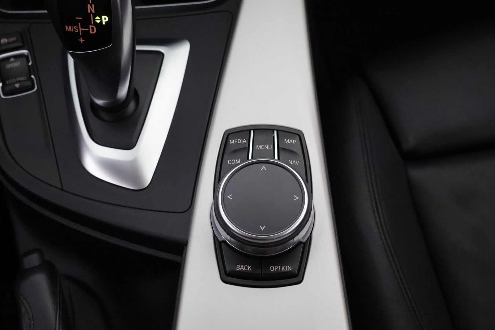 BMW 320 2019 F31 Touring 320i A xDrive Business Exclusive * Adapt.Vakkari / Vetokoukku / HUD / Sporttinahat / Peruutuskamera / LED - Lohkolämmitin / Ratinlämmitin / Juuri huollettu / Ei Adblue järjestelmää! - HULLUT AVAJAISHULINAT KORKOTARJOUS 3,29 %