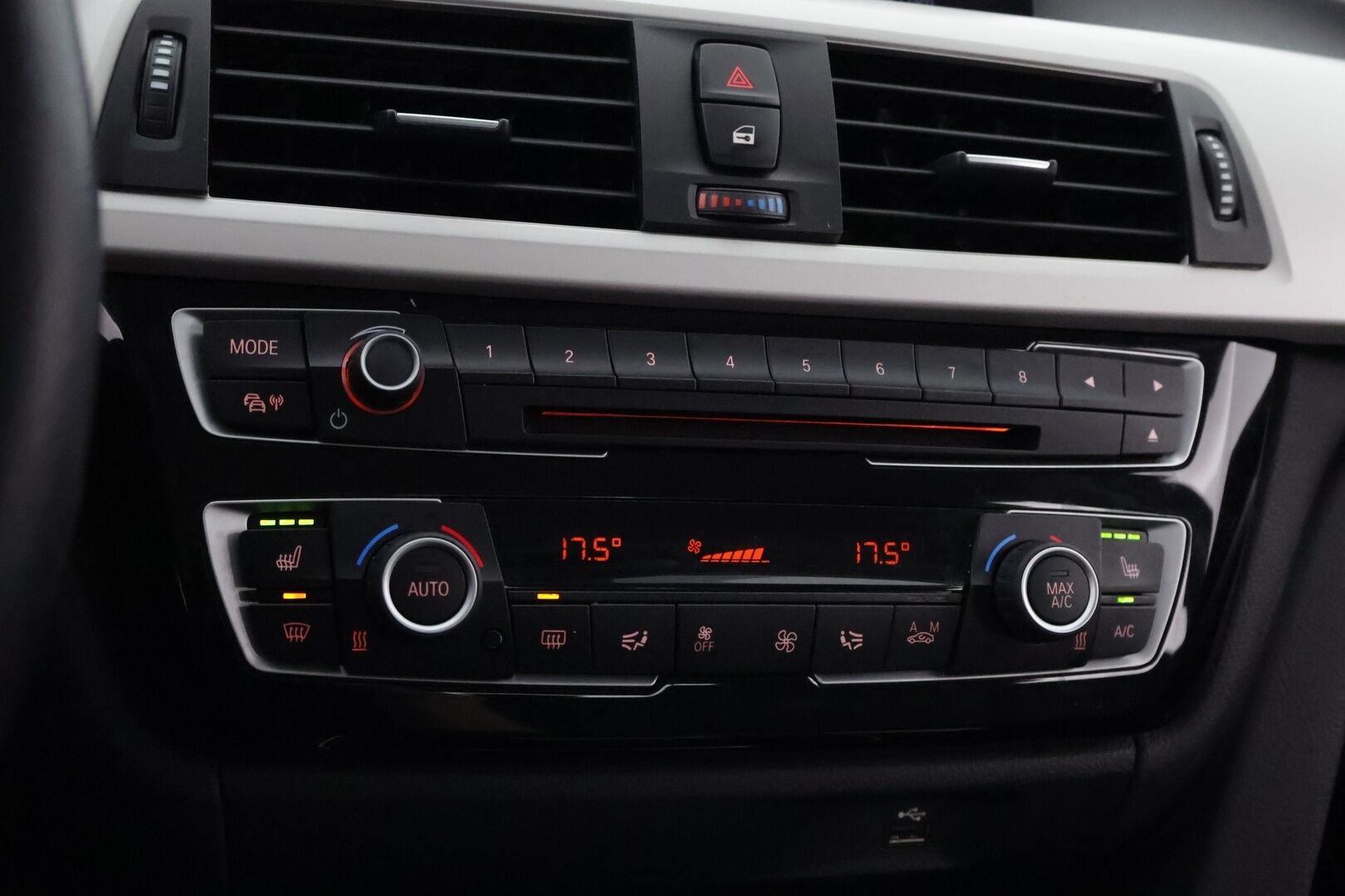 BMW 320 2019 F31 Touring 320i A xDrive Business Exclusive * Adapt.Vakkari / Vetokoukku / HUD / Sporttinahat / Peruutuskamera / LED - Lohkolämmitin / Ratinlämmitin / Juuri huollettu / Ei Adblue järjestelmää! - HULLUT AVAJAISHULINAT KORKOTARJOUS 3,29 %