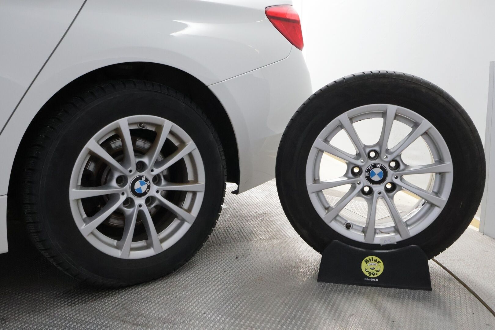 BMW 320 2019 F31 Touring 320i A xDrive Business Exclusive * Adapt.Vakkari / Vetokoukku / HUD / Sporttinahat / Peruutuskamera / LED - Lohkolämmitin / Ratinlämmitin / Juuri huollettu / Ei Adblue järjestelmää! - HULLUT AVAJAISHULINAT KORKOTARJOUS 3,29 %