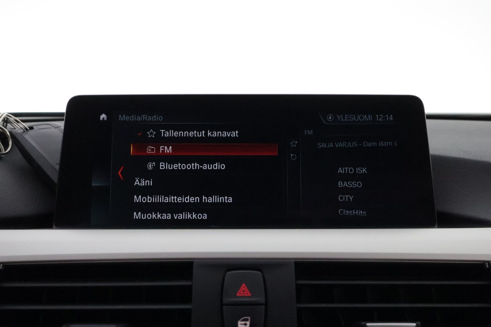 BMW 320 2019 F31 Touring 320i A xDrive Business Exclusive * Adapt.Vakkari / Vetokoukku / HUD / Sporttinahat / Peruutuskamera / LED - Lohkolämmitin / Ratinlämmitin / Juuri huollettu / Ei Adblue järjestelmää! - HULLUT AVAJAISHULINAT KORKOTARJOUS 3,29 %