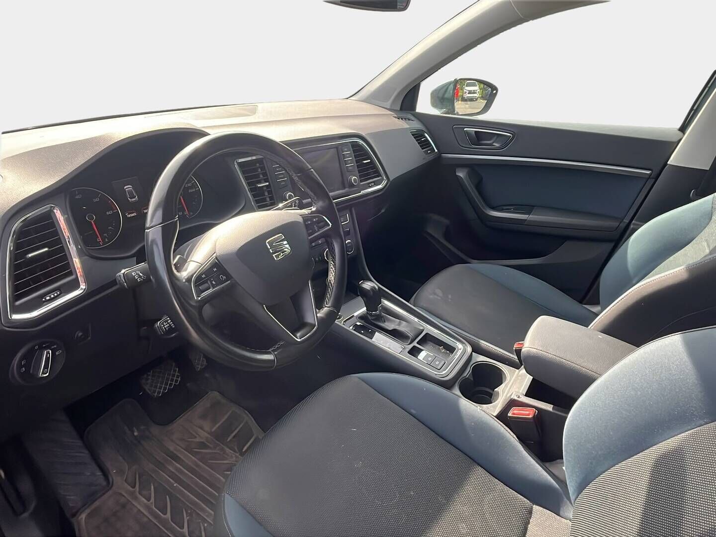 Seat Ateca 2019 1,6 TDI 115 Style Business DSG - Adpatiivinen vakionopeudensäädin | Webasto kaukosäädöllä | Automaattinen ilmastointi | Vetokoukku | P.Kamera | Tutkat eteen ja taakse |