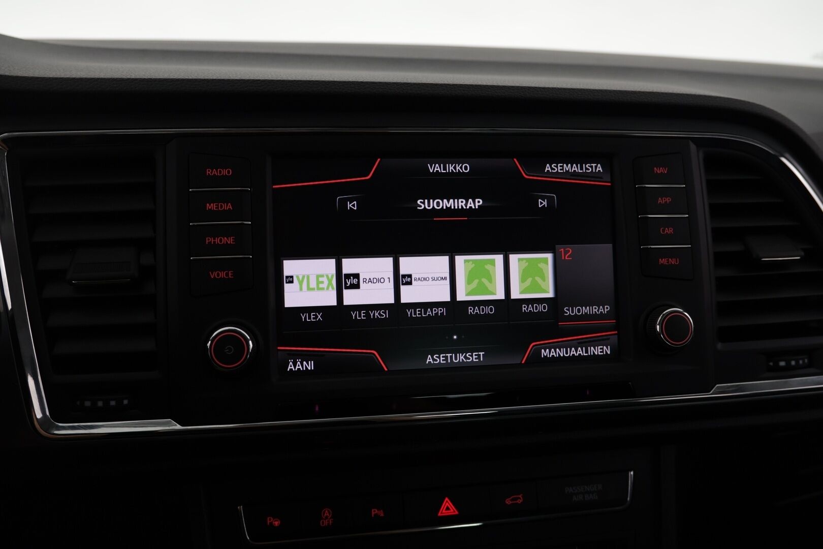 Seat Ateca 2019 1,6 TDI 115 Style Business DSG - Adpatiivinen vakionopeudensäädin | Webasto kaukosäädöllä | Automaattinen ilmastointi | Vetokoukku | P.Kamera | Tutkat eteen ja taakse |