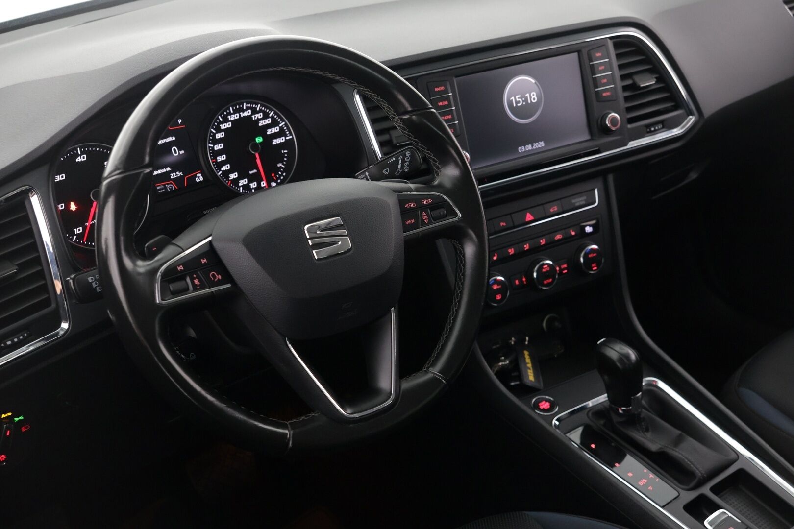 Seat Ateca 2019 1,6 TDI 115 Style Business DSG - Adpatiivinen vakionopeudensäädin | Webasto kaukosäädöllä | Automaattinen ilmastointi | Vetokoukku | P.Kamera | Tutkat eteen ja taakse |