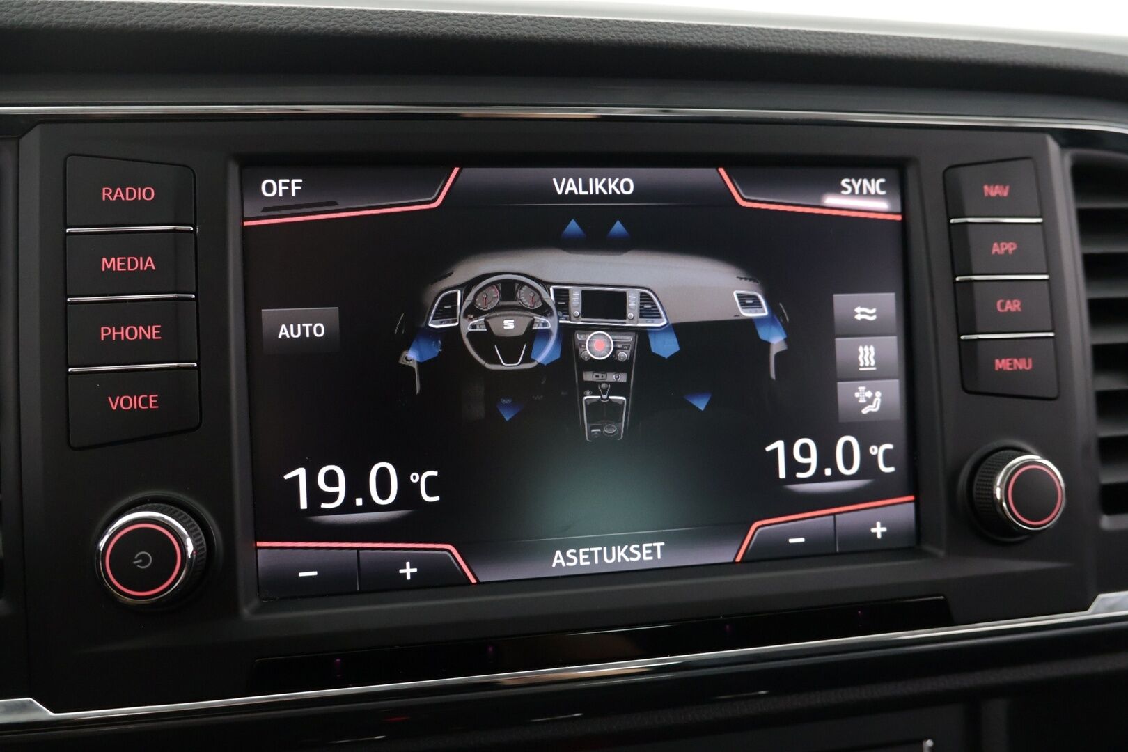 Seat Ateca 2019 1,6 TDI 115 Style Business DSG - Adpatiivinen vakionopeudensäädin | Webasto kaukosäädöllä | Automaattinen ilmastointi | Vetokoukku | P.Kamera | Tutkat eteen ja taakse |