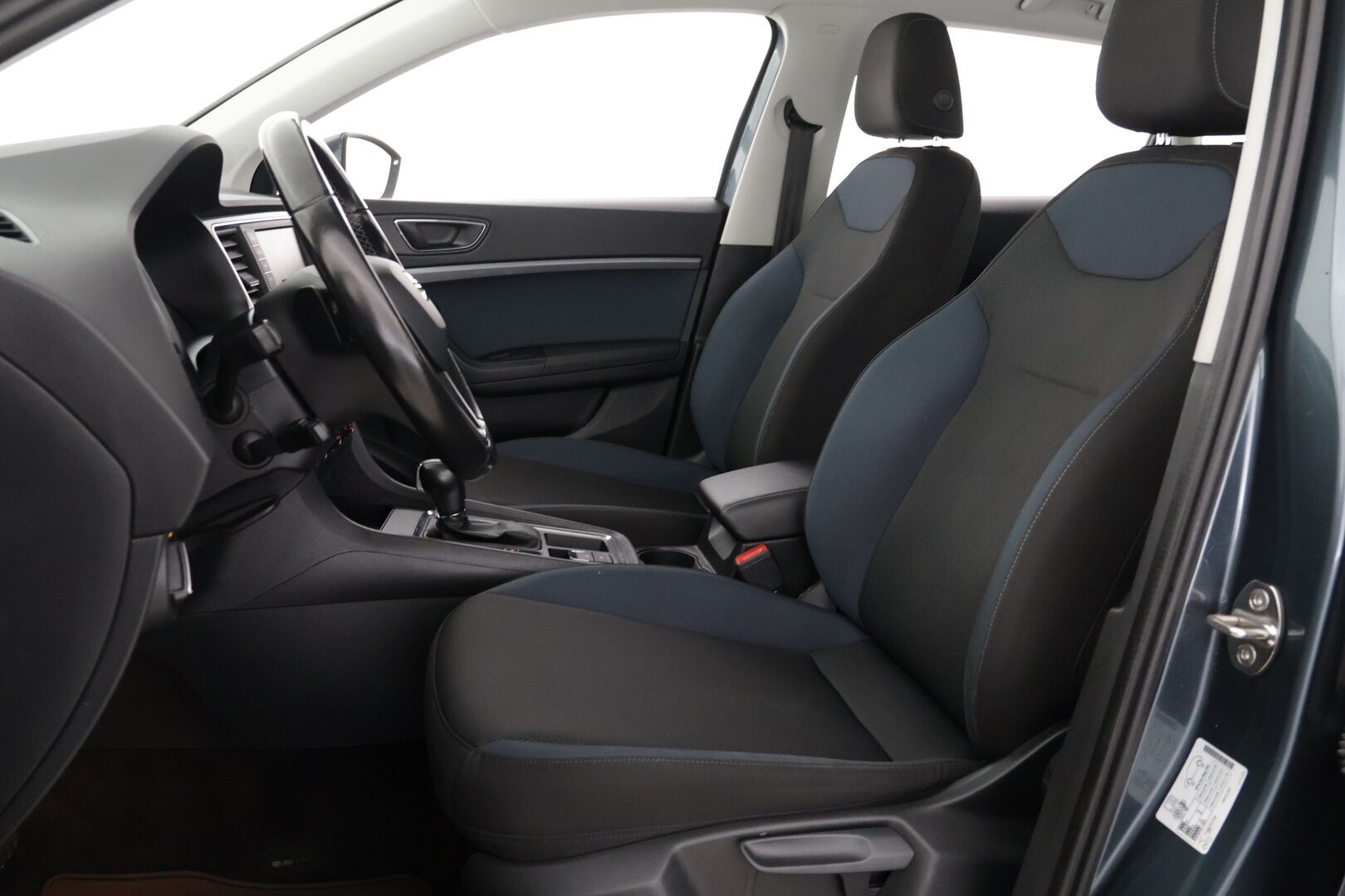 Seat Ateca 2019 1,6 TDI 115 Style Business DSG - Adpatiivinen vakionopeudensäädin | Webasto kaukosäädöllä | Automaattinen ilmastointi | Vetokoukku | P.Kamera | Tutkat eteen ja taakse |
