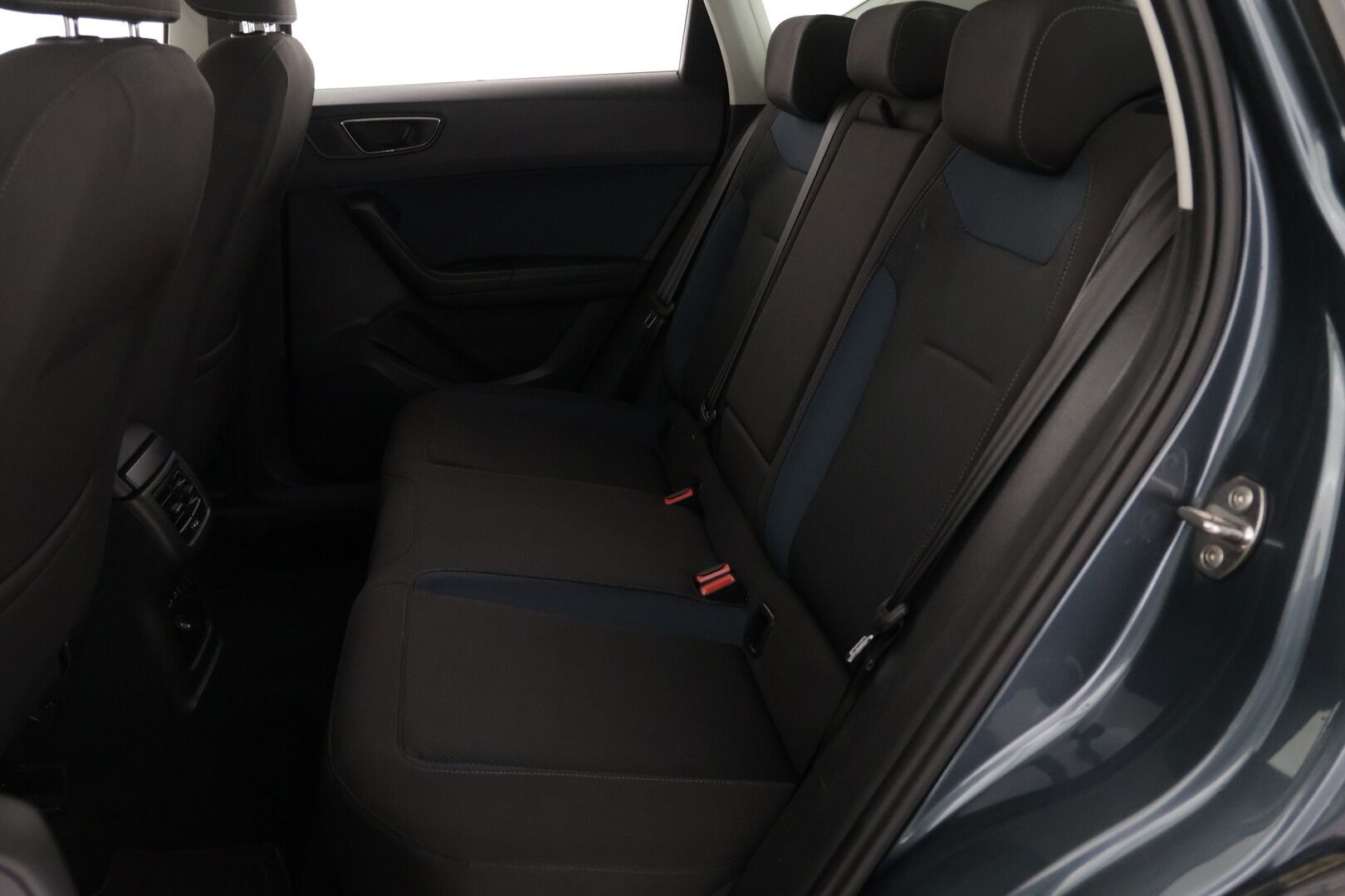 Seat Ateca 2019 1,6 TDI 115 Style Business DSG - Adpatiivinen vakionopeudensäädin | Webasto kaukosäädöllä | Automaattinen ilmastointi | Vetokoukku | P.Kamera | Tutkat eteen ja taakse |