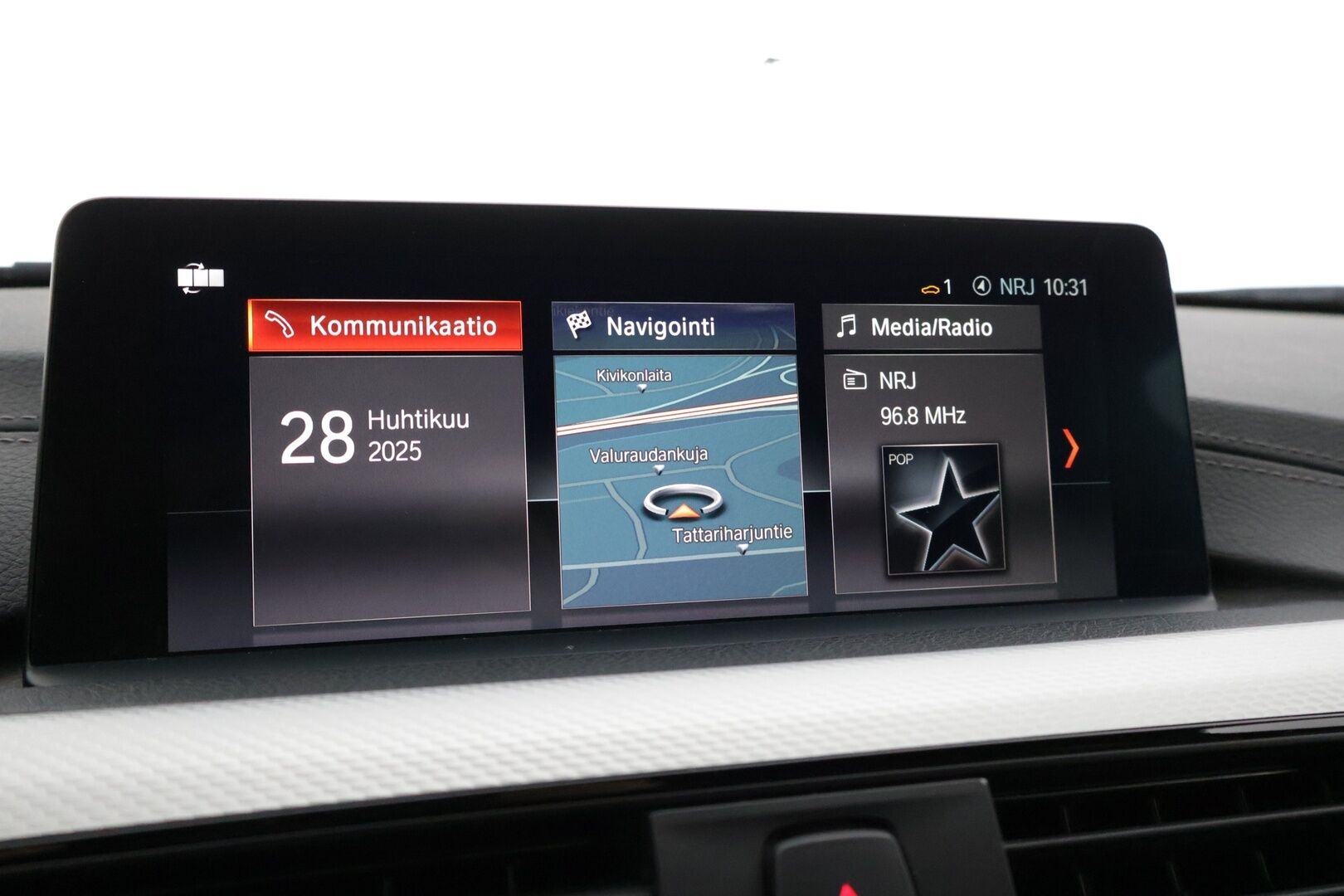 BMW 320 2019 F30 Sedan 320d xDrive M Sport Limited Edition - M-sport / Black Panel / Päivitetty Kaiutin Järjestelmä / ACC / Koukku / AppleCarplay / Peruutuskamera / Ratinlämmitin / Keyless 