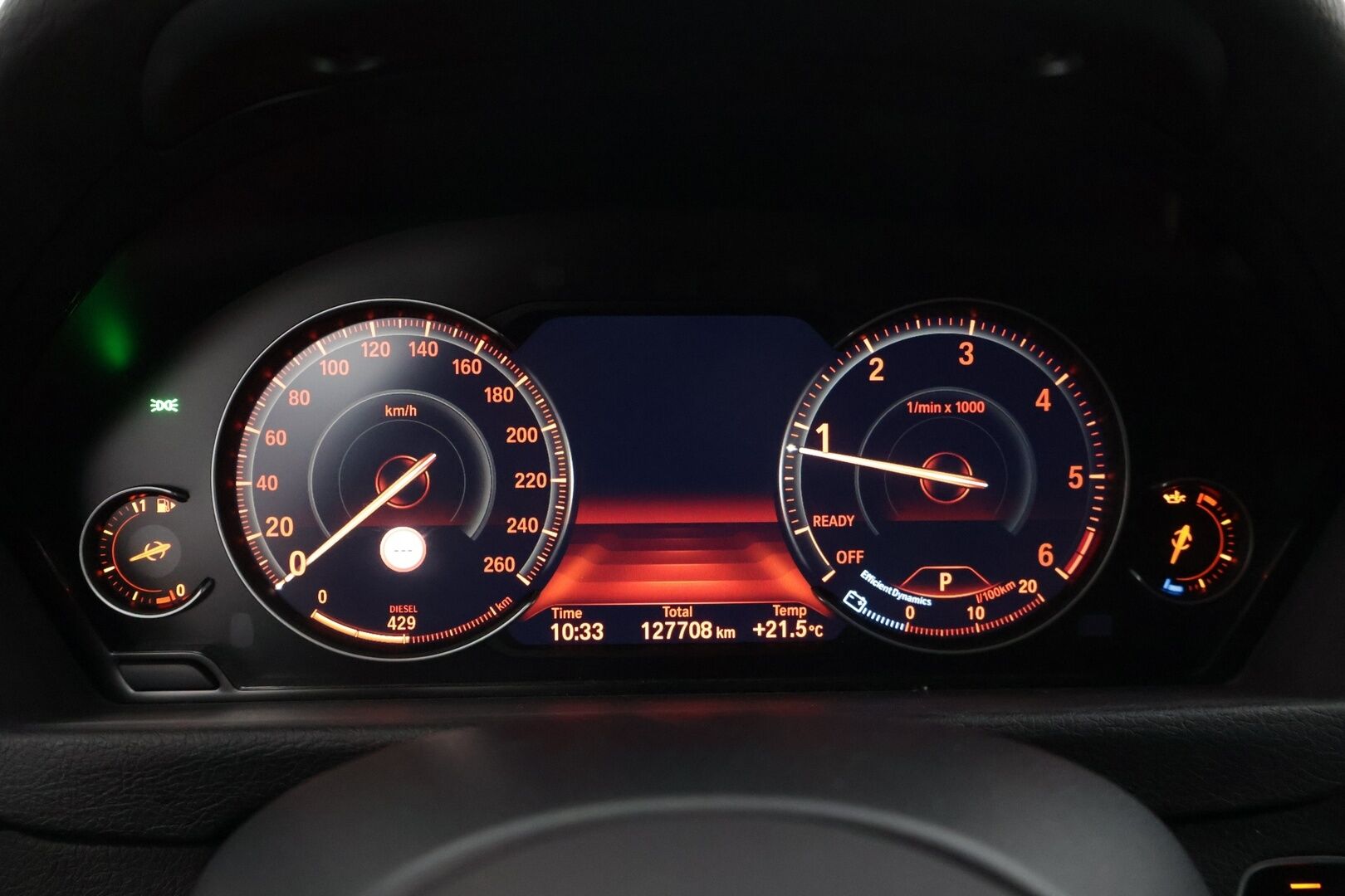 BMW 320 2019 F30 Sedan 320d xDrive M Sport Limited Edition - M-sport / Black Panel / Päivitetty Kaiutin Järjestelmä / ACC / Koukku / AppleCarplay / Peruutuskamera / Ratinlämmitin / Keyless 