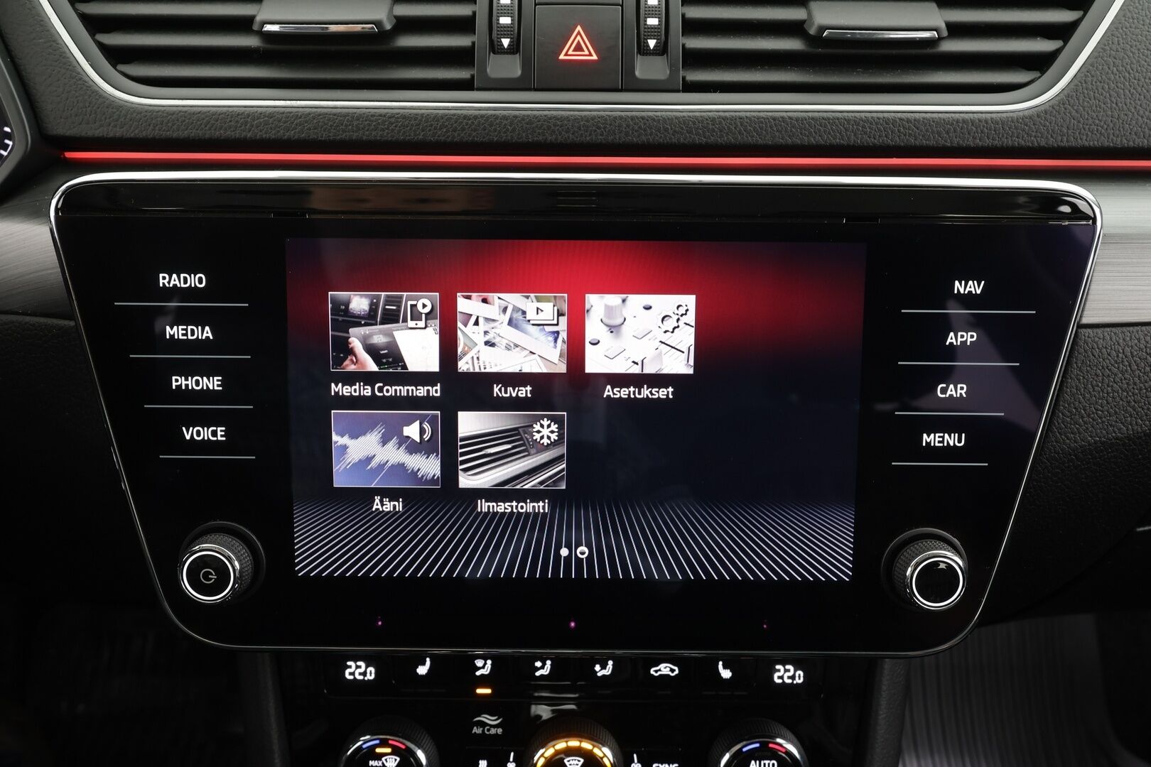 Skoda Superb 2019 Combi 2,0 TDI 190 4x4 Style BusinessLine DSG * Canton / Webasto / ACC / Xenon / P.Kamera / Muistipenkki / Keyless * - Suomi-auto / Kahdet renkaat - HULLUT BLACKWEEK JATKOT - KORKOTARJOUS 2,49%