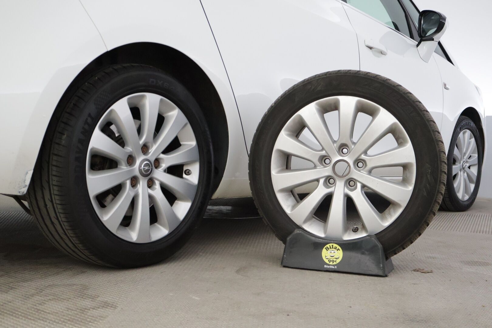 Opel Zafira 2019 Innovation 2,0 CDTI 125kW AT6 * YritysOutlet - Myydään vain yrityksille / Xenon / Vakkari / P. tutkat / Bluetooth * - * YritysOutlet -valikoimasta vain yritykselle / Leimaa 3/27 asti! / 7-paikkainen / Suomi-auto / Kahdet renkaat omilla alumiinivanteilla *