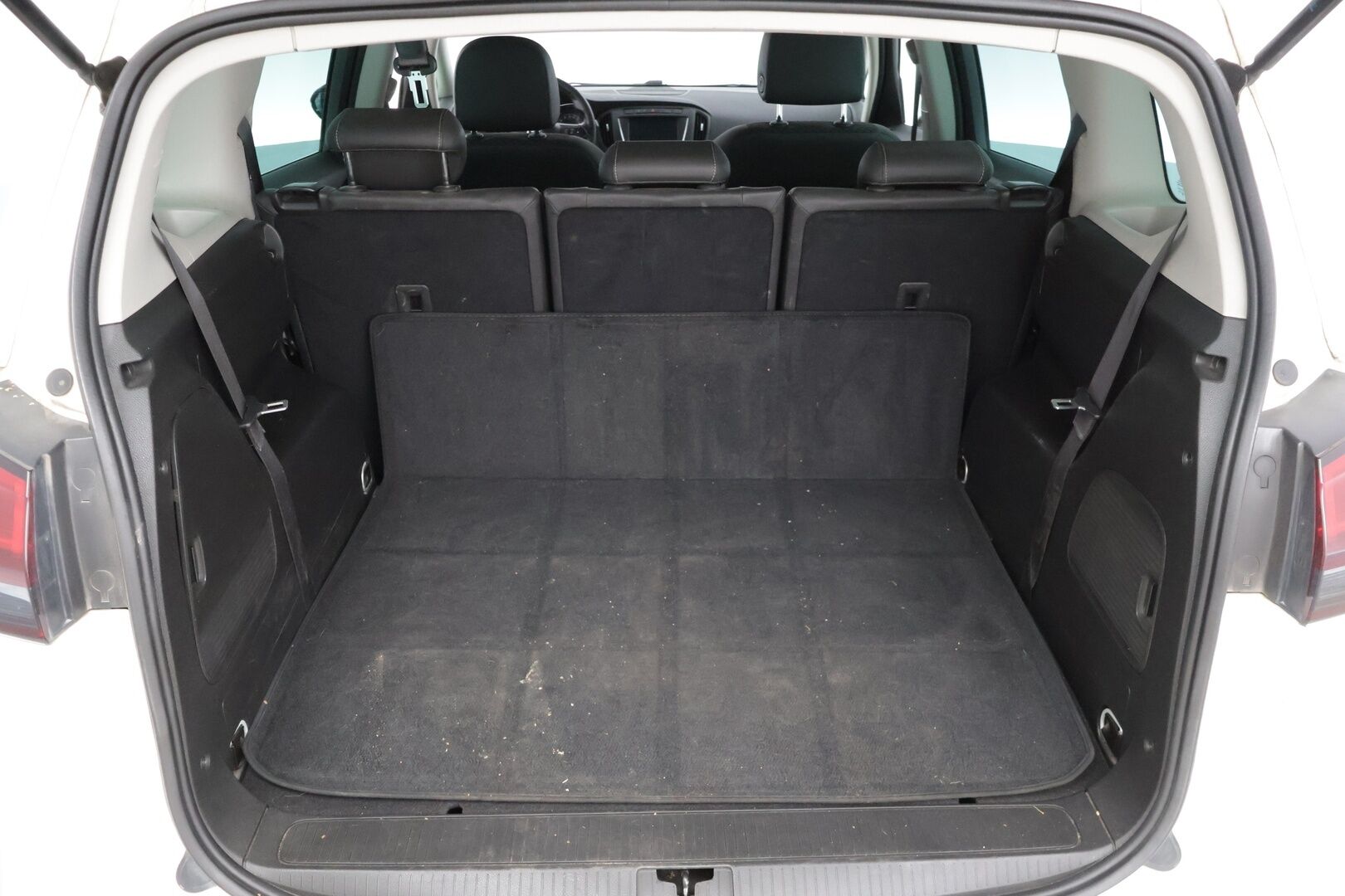 Opel Zafira 2019 Innovation 2,0 CDTI 125kW AT6 * YritysOutlet - Myydään vain yrityksille / Xenon / Vakkari / P. tutkat / Bluetooth * - * YritysOutlet -valikoimasta vain yritykselle / Leimaa 3/27 asti! / 7-paikkainen / Suomi-auto / Kahdet renkaat omilla alumiinivanteilla *