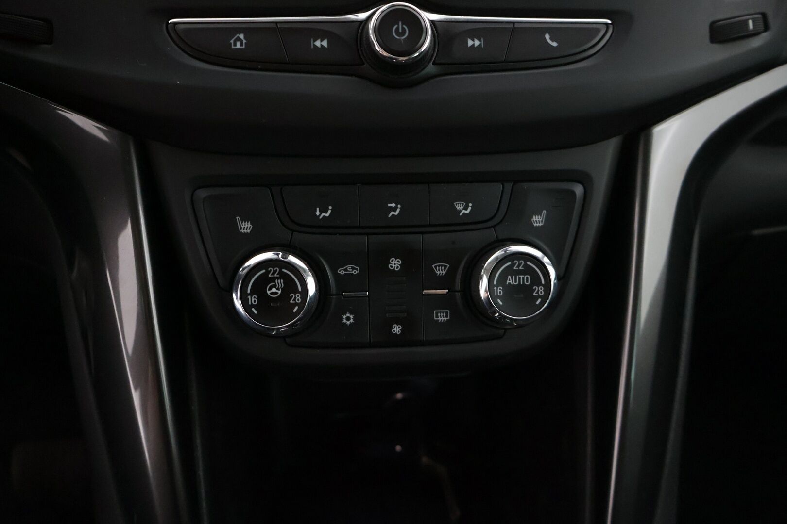 Opel Zafira 2019 Innovation 2,0 CDTI 125kW AT6 * YritysOutlet - Myydään vain yrityksille / Xenon / Vakkari / P. tutkat / Bluetooth * - * YritysOutlet -valikoimasta vain yritykselle / Leimaa 3/27 asti! / 7-paikkainen / Suomi-auto / Kahdet renkaat omilla alumiinivanteilla *