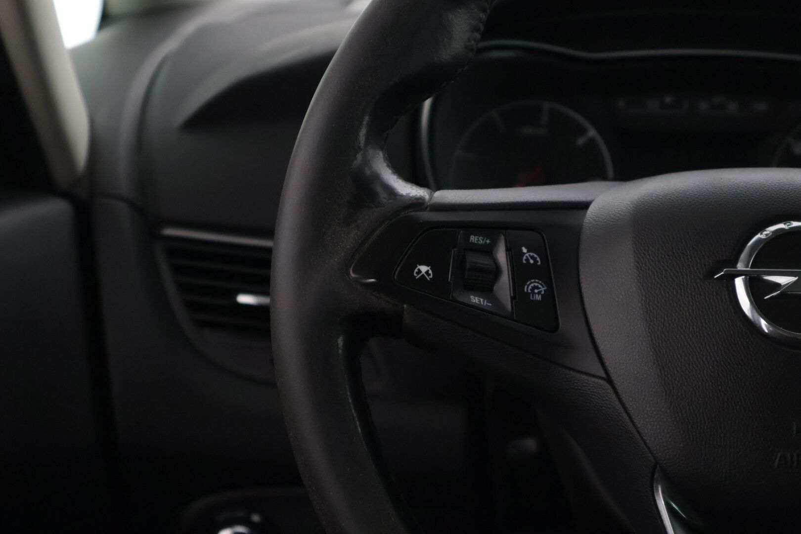 Opel Zafira 2019 Innovation 2,0 CDTI 125kW AT6 * YritysOutlet - Myydään vain yrityksille / Xenon / Vakkari / P. tutkat / Bluetooth * - * YritysOutlet -valikoimasta vain yritykselle / Leimaa 3/27 asti! / 7-paikkainen / Suomi-auto / Kahdet renkaat omilla alumiinivanteilla *