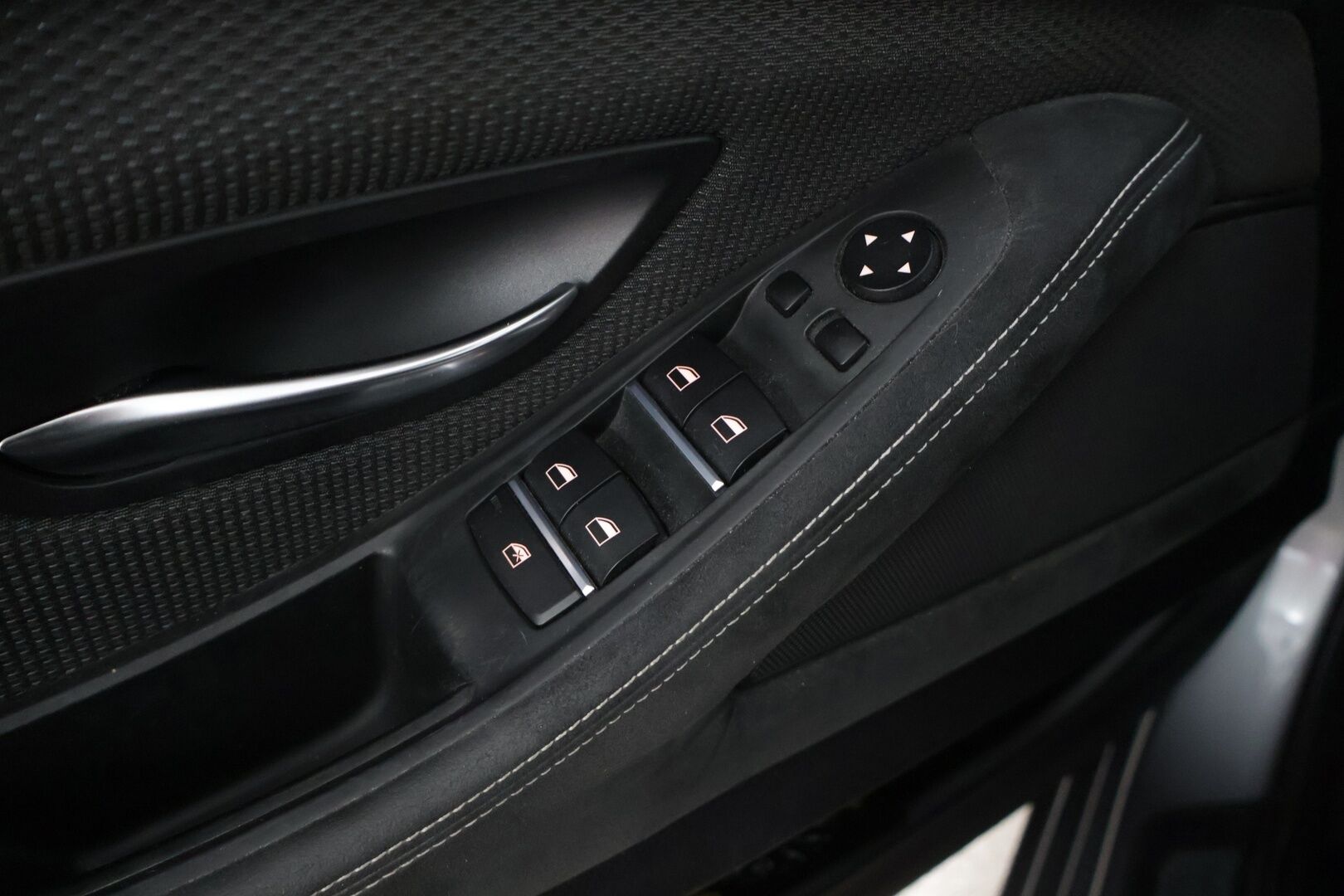 BMW 525 2015 F11 M-sport *ACC / Panaramakatto / Peruutustutka edessä ja takana / Sport-penkit / Hifit / Prof.Navi / Adapt. LED-ajovalot* - *2x renkaat ja vanteet / Ei AdBlueta*