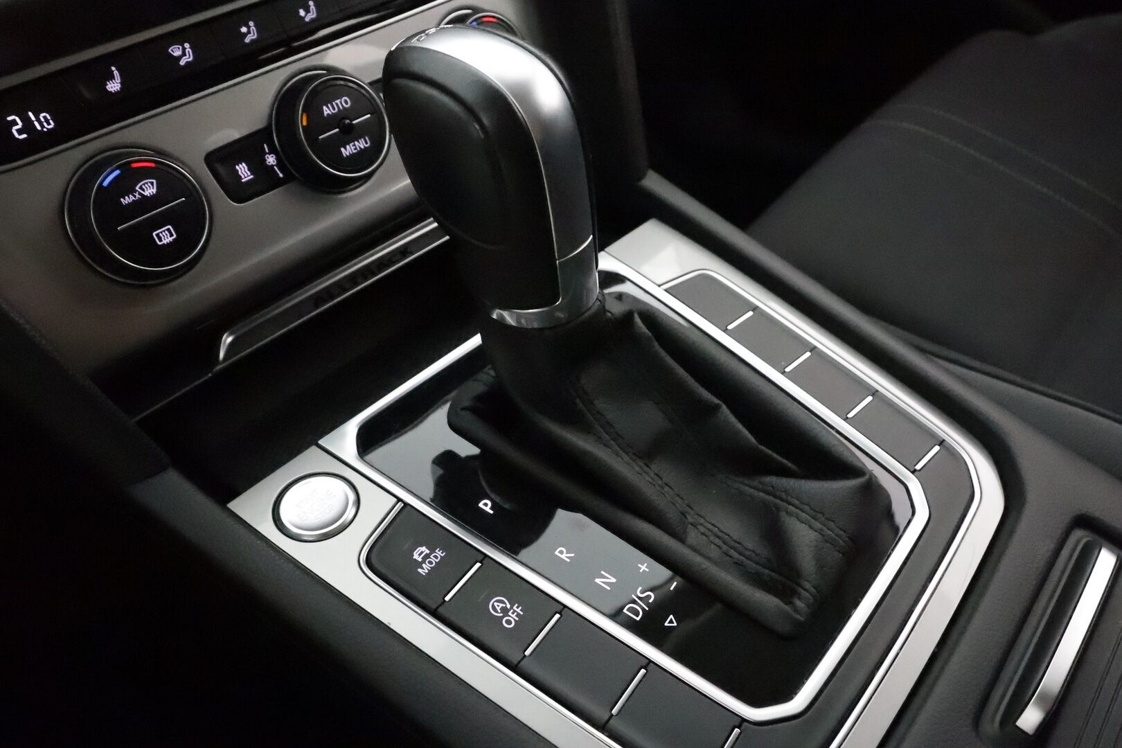 Volkswagen Passat 2019 Variant Alltrack 2,0 TDI SCR 140kW 4MOTION DSG **Webasto / Koukku / Adapt.Vakkari / LED-valot / P.Tutkat / Navi** - Suomi-auto / Merkkihuollettu!