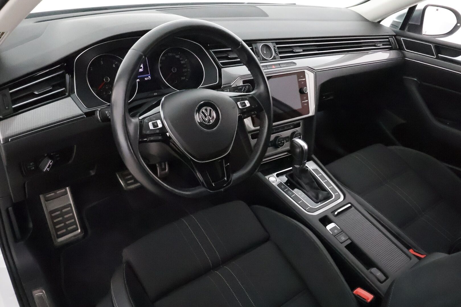 Volkswagen Passat 2019 Variant Alltrack 2,0 TDI SCR 140kW 4MOTION DSG **Webasto / Koukku / Adapt.Vakkari / LED-valot / P.Tutkat / Navi** - Suomi-auto / Merkkihuollettu!