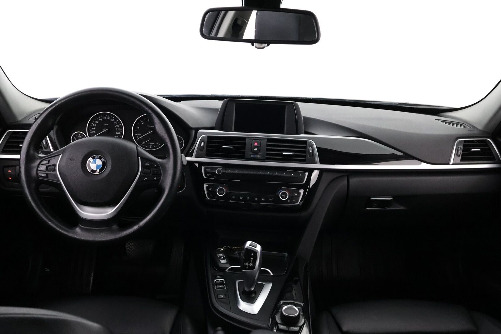 BMW 320 2019 F30 Sedan 320i A xDrive Business Exclusive - Suomiauto | Nahkasisusta | Sporttipenkit | Adapt.LED | Vakkari | Lohko&Sisäpistoke | Ratinlämmitys! - KORKO VAIN 3,99 %