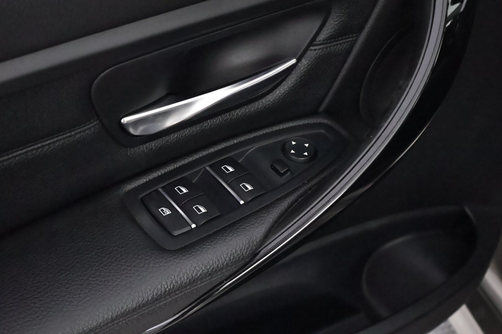 BMW 320 2019 F30 Sedan 320i A xDrive Business Exclusive - Suomiauto | Nahkasisusta | Sporttipenkit | Adapt.LED | Vakkari | Lohko&Sisäpistoke | Ratinlämmitys! - KORKO VAIN 3,99 %