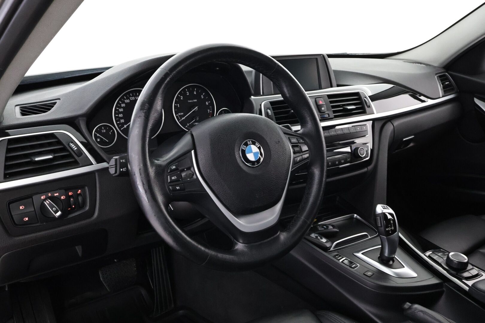 BMW 320 2019 F30 Sedan 320i A xDrive Business Exclusive - Suomiauto | Nahkasisusta | Sporttipenkit | Adapt.LED | Vakkari | Lohko&Sisäpistoke | Ratinlämmitys! - KORKO VAIN 3,99 %