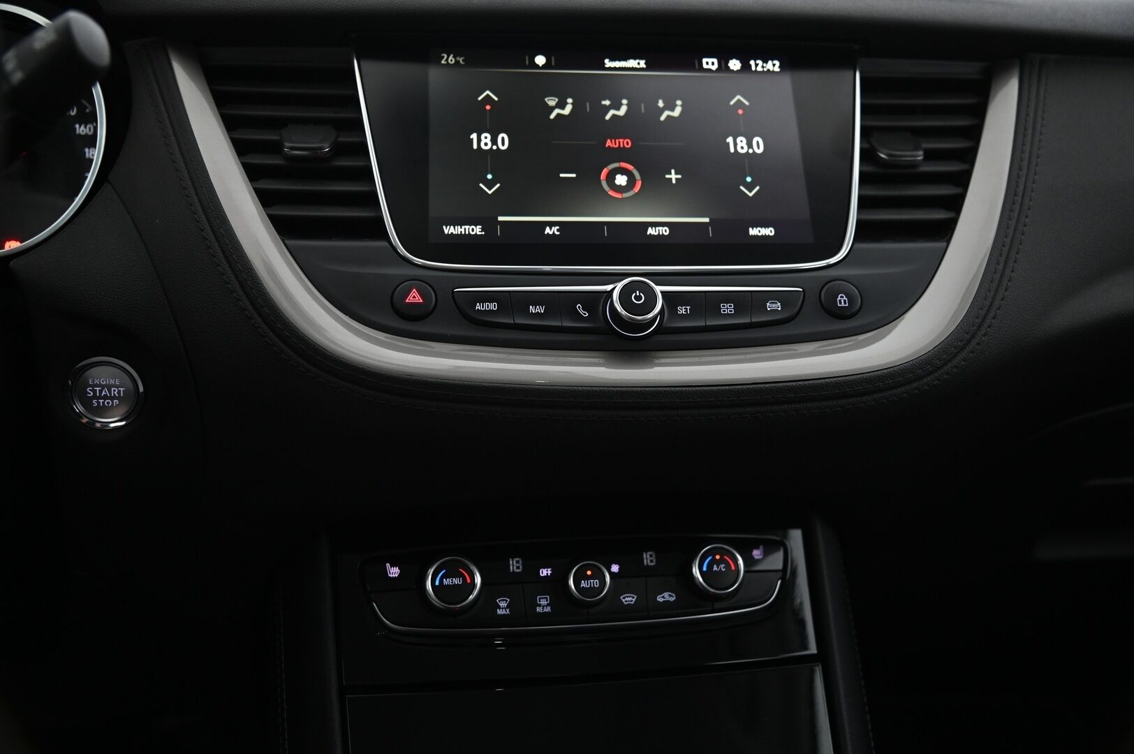 Opel Grandland X 2019 Innovation 1,2 Turbo Automaatti Start/Stop 96 kW AT8 *Lämmitettävä tuulilasi / Navi / P-Kamera* - Juuri saapunut! *Suomi-Auto / Ratinlämmitys / Sähkötoiminen takaluukku / Vakkari / Siisti*