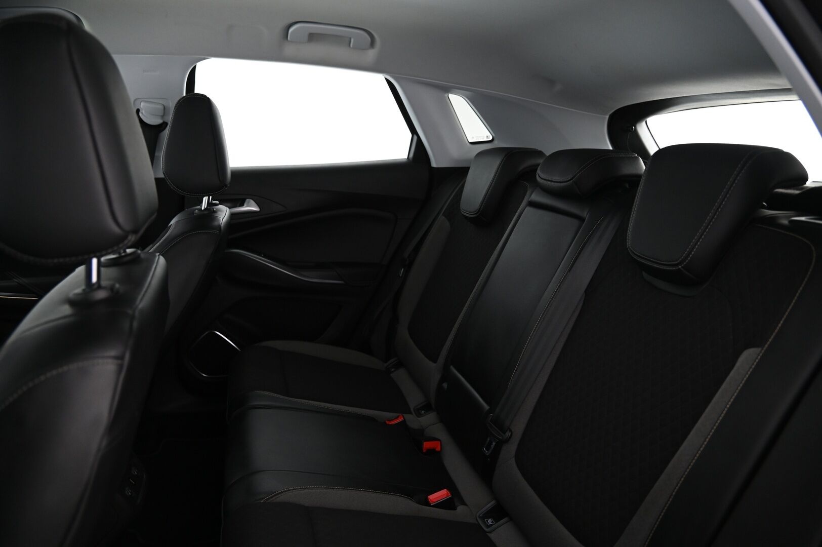 Opel Grandland X 2019 Innovation 1,2 Turbo Automaatti Start/Stop 96 kW AT8 *Lämmitettävä tuulilasi / Navi / P-Kamera* - Juuri saapunut! *Suomi-Auto / Ratinlämmitys / Sähkötoiminen takaluukku / Vakkari / Siisti*