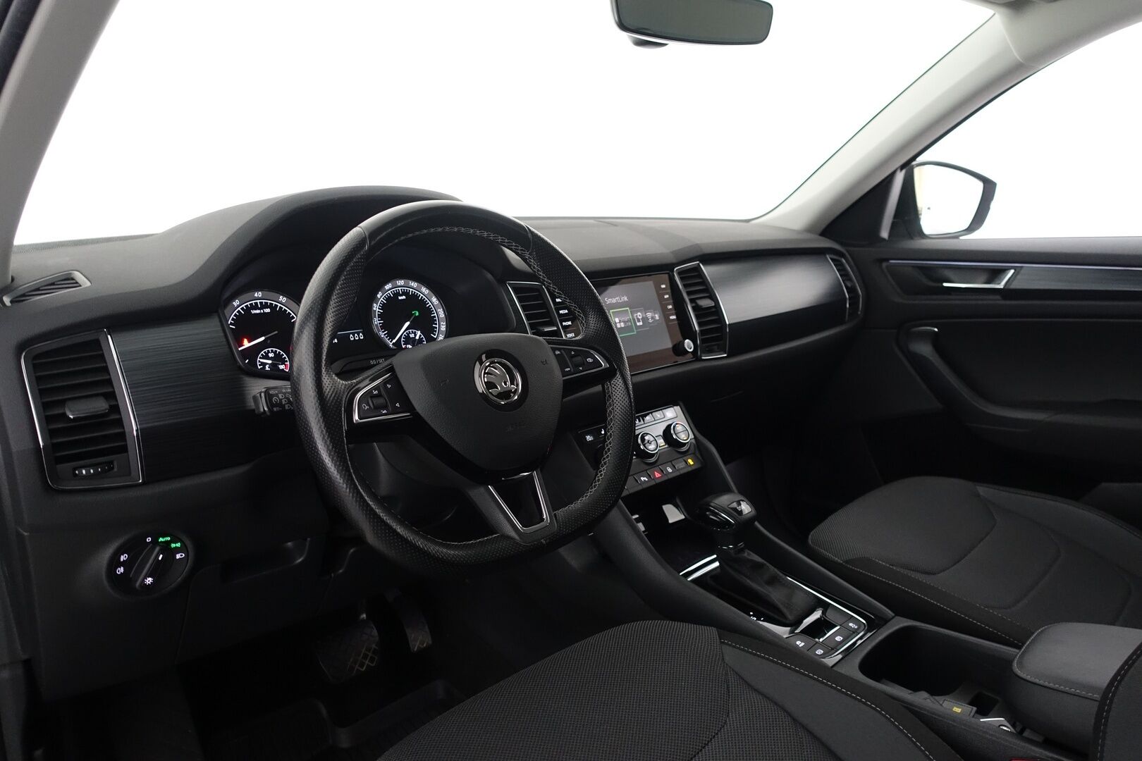 Skoda Kodiaq 2020 1,5 TSI ACT Ambition DSG Autom. - | 1-omisteinen | Suomi-auto | Webasto | Navi | Front Assist | Taittuva vetokoukku | Pysäköintitutkat | Peruutuskamera | Vakionopeudensäädin | Adaptiiviset LED-ajovalot | 2x renkaat aluvantein |
